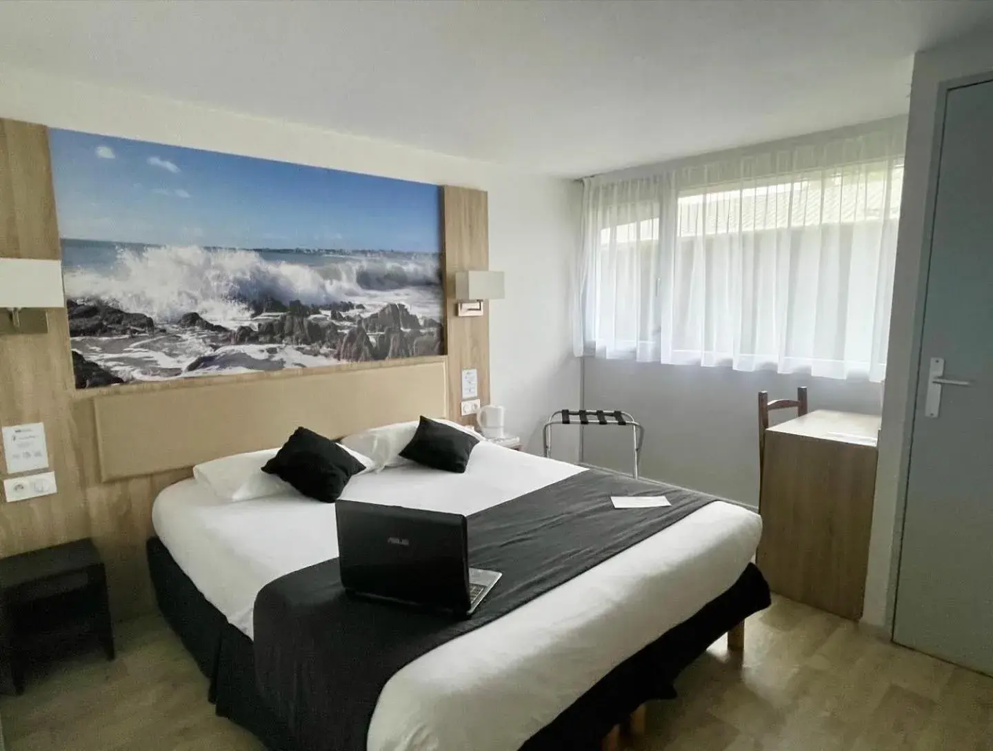 Bedroom, Bed in BRIT HOTEL Confort MORLAIX Bedroom, Bed in BRIT HOTEL Confort MORLAIX