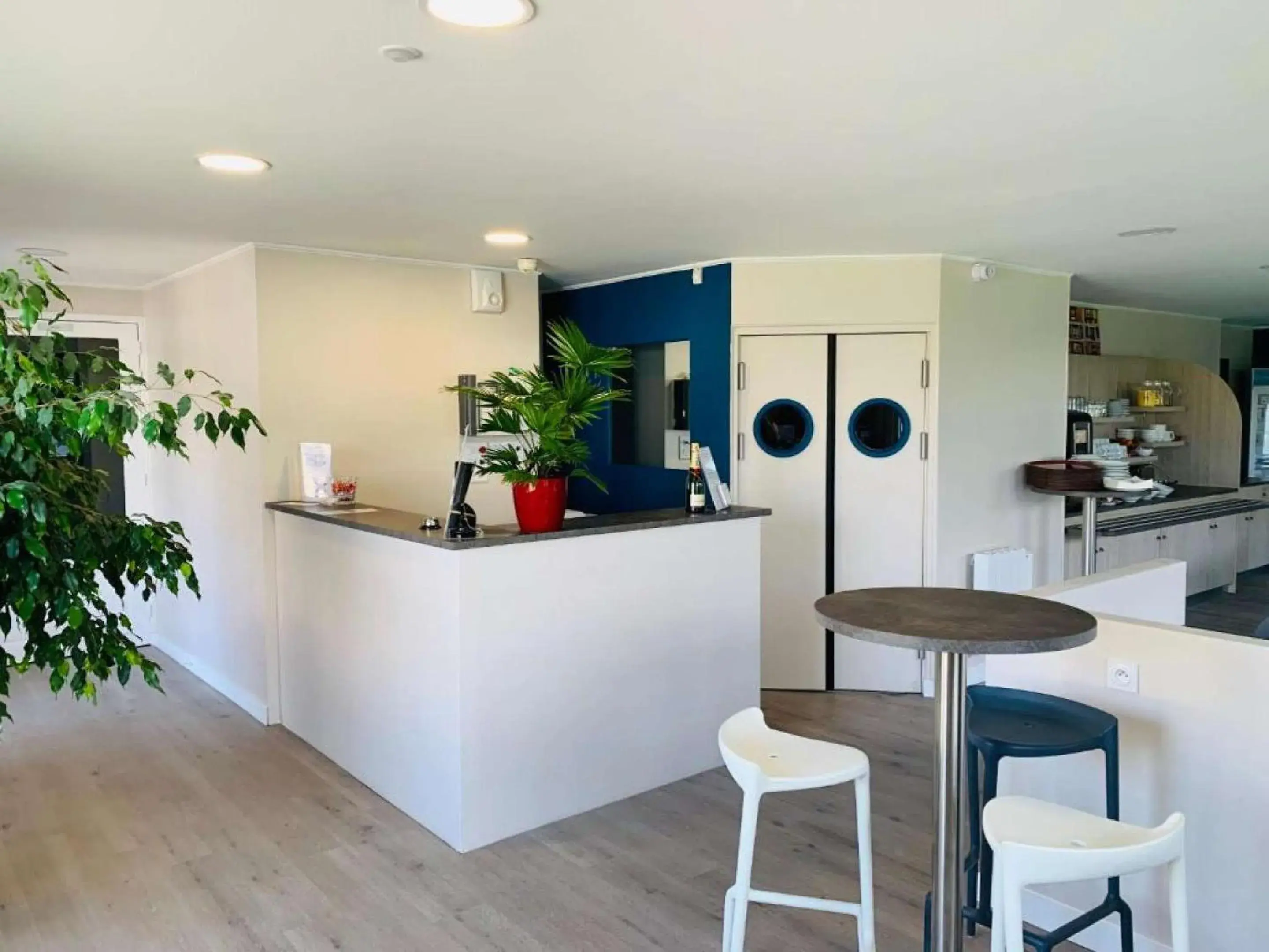 Lobby or reception in BRIT HOTEL Confort MORLAIX Lobby or reception in BRIT HOTEL Confort MORLAIX