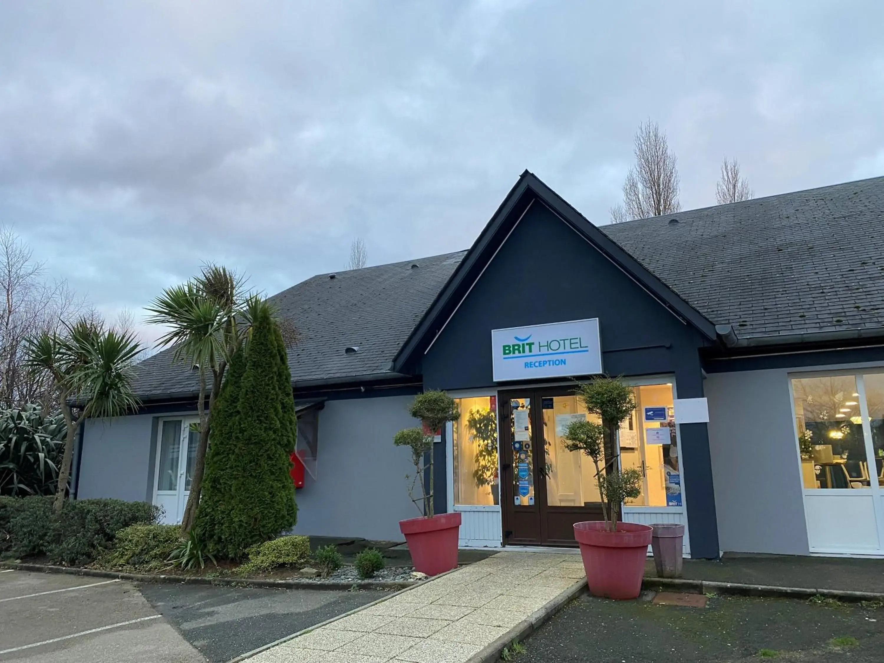 Property building in BRIT HOTEL Confort MORLAIX Property building in BRIT HOTEL Confort MORLAIX