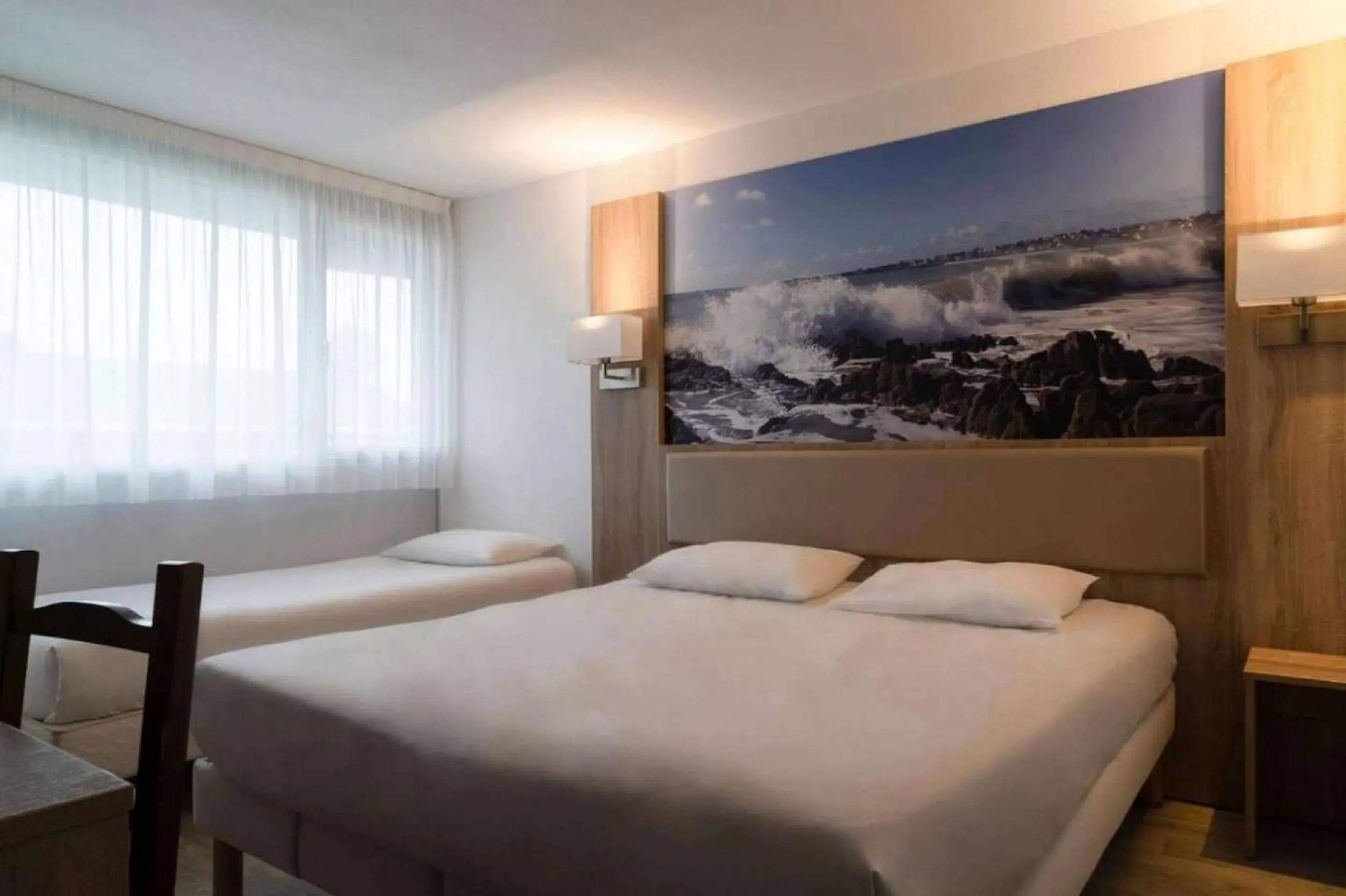 Bedroom, Bed in BRIT HOTEL Confort MORLAIX Bedroom, Bed in BRIT HOTEL Confort MORLAIX