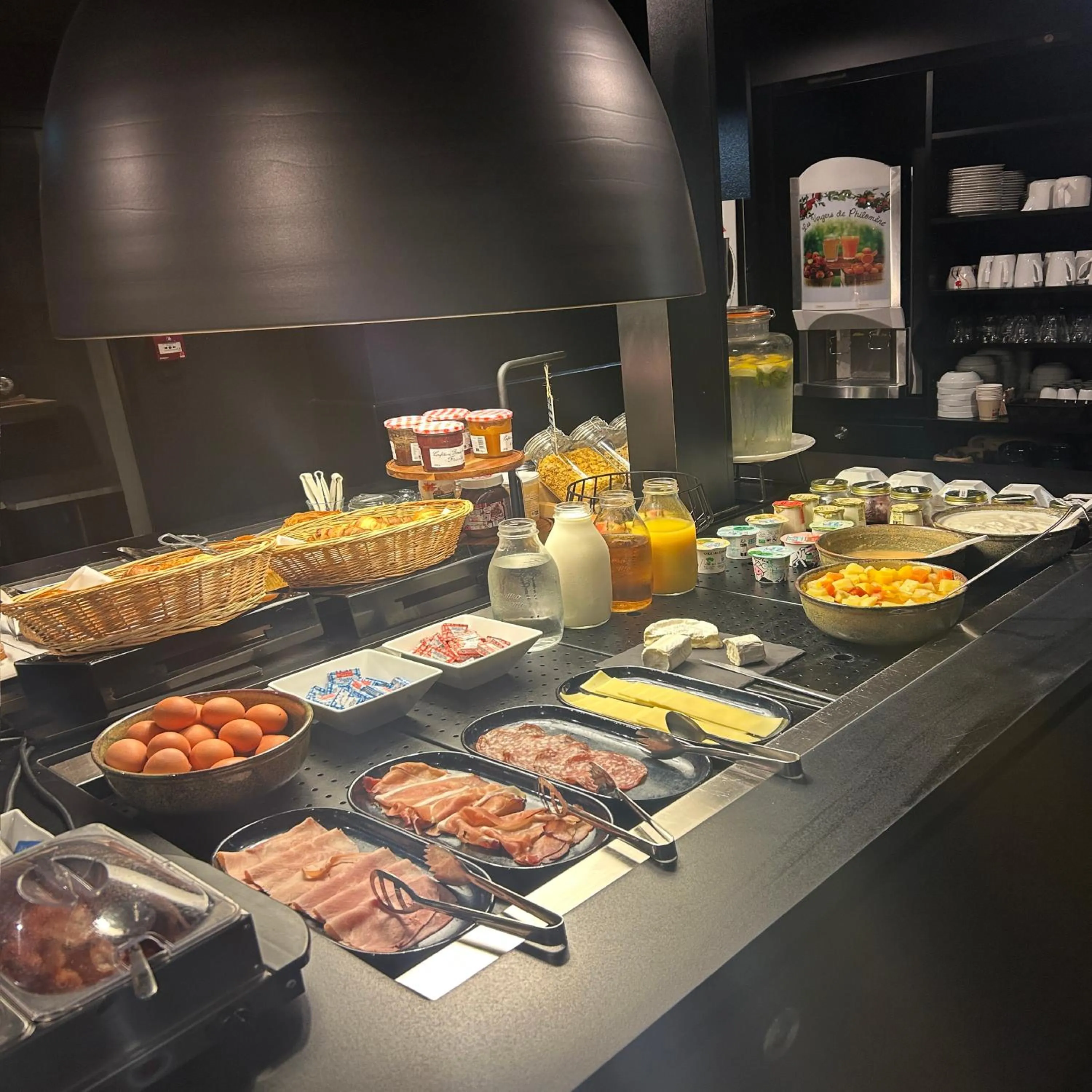 Buffet breakfast in Campanile Conflans-Sainte-Honorine