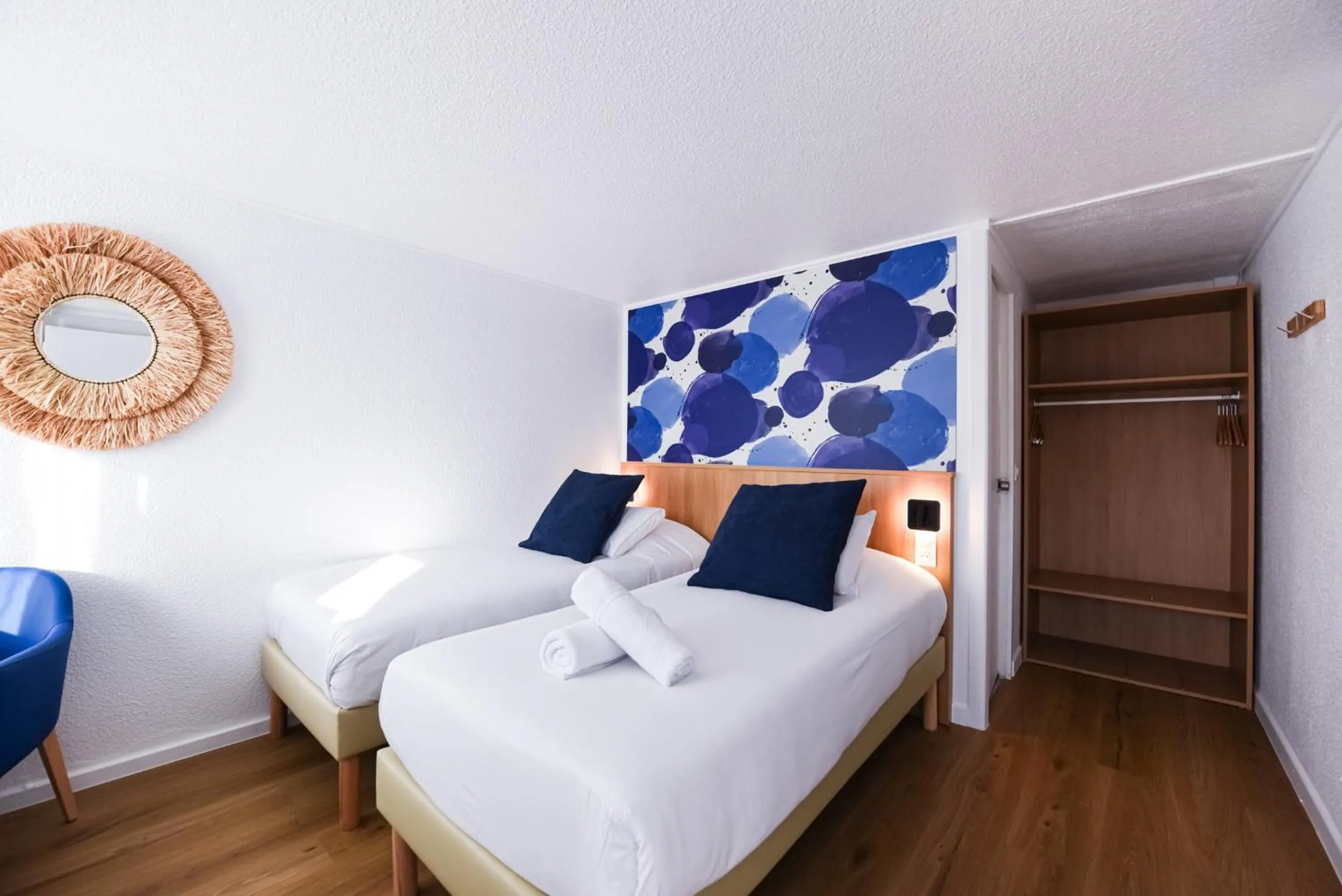 Bedroom, Bed in Kyriad Villeneuve Saint Georges - Hôtel rénové