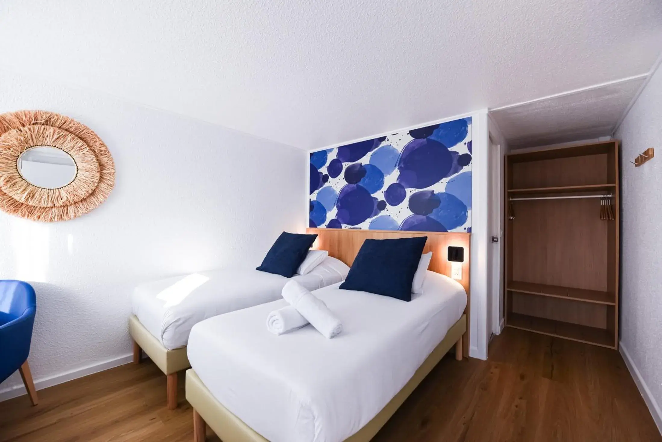 Bedroom, Bed in Kyriad Villeneuve Saint Georges - Hôtel rénové Bedroom, Bed in Kyriad Villeneuve Saint Georges - Hôtel rénové