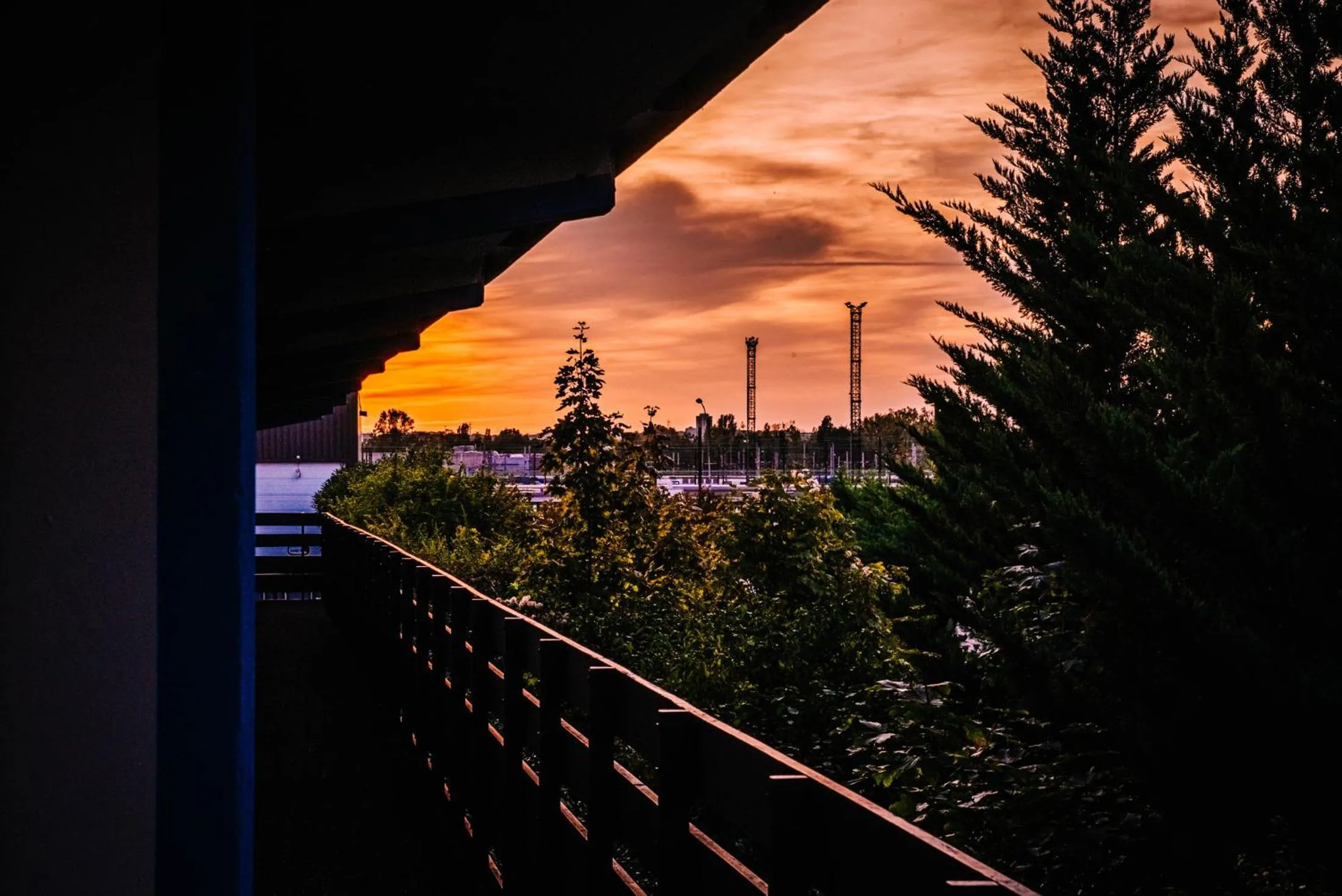 Property building in Kyriad Villeneuve Saint Georges - Hôtel rénové