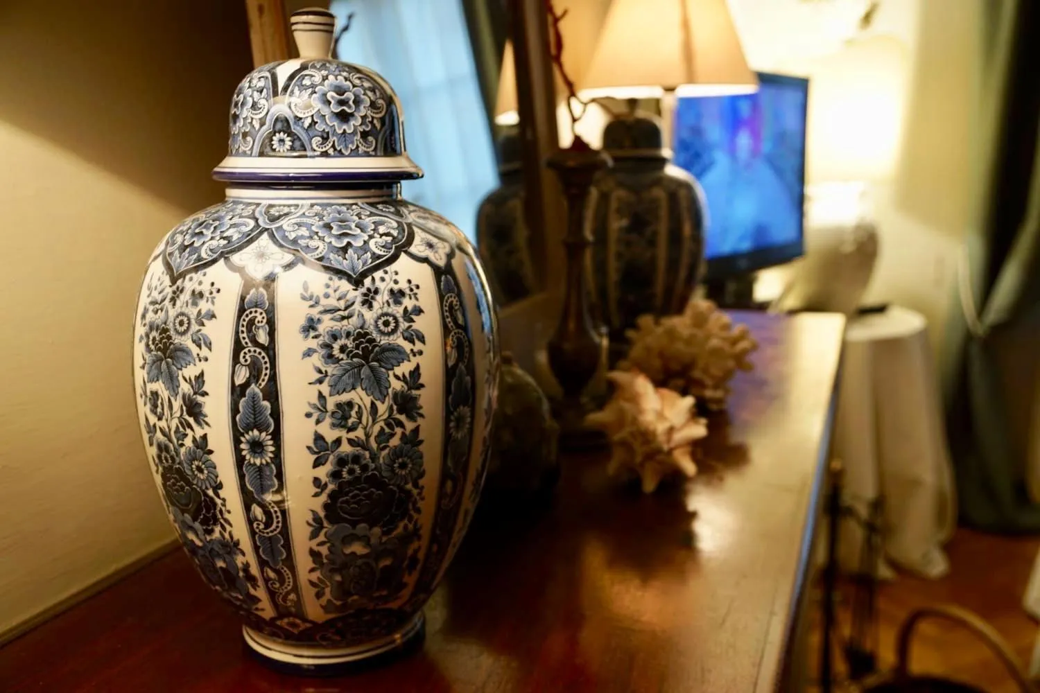 Decorative detail in Capri Moon Guest House