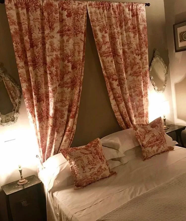 Bed in Capri Moon Guest House