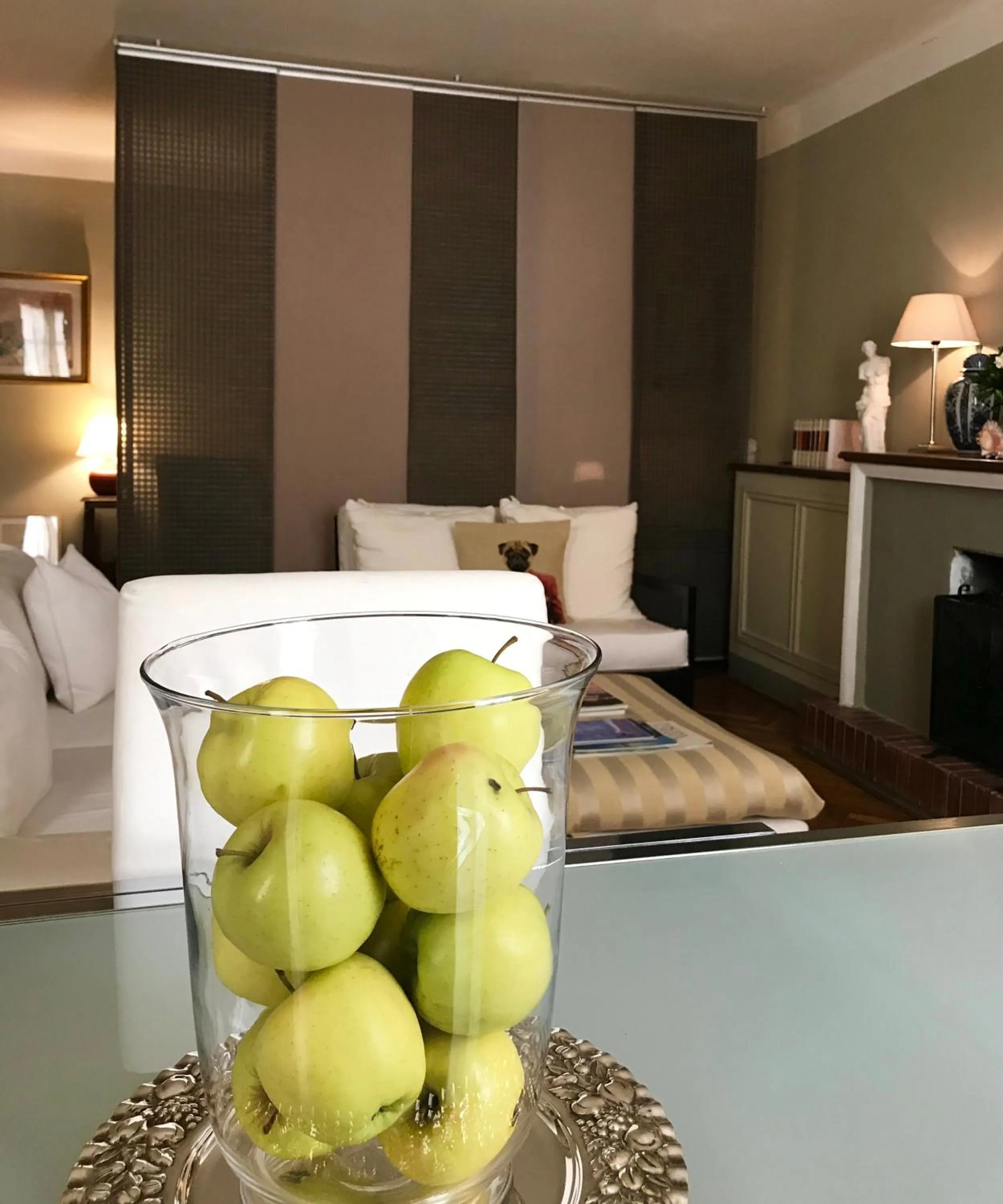 Decorative detail, Bed in Capri Moon Guest House