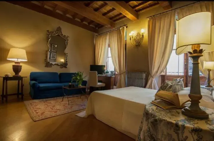 Photo of the whole room, Bed in Capri Moon Guest House Photo of the whole room, Bed in Capri Moon Guest House