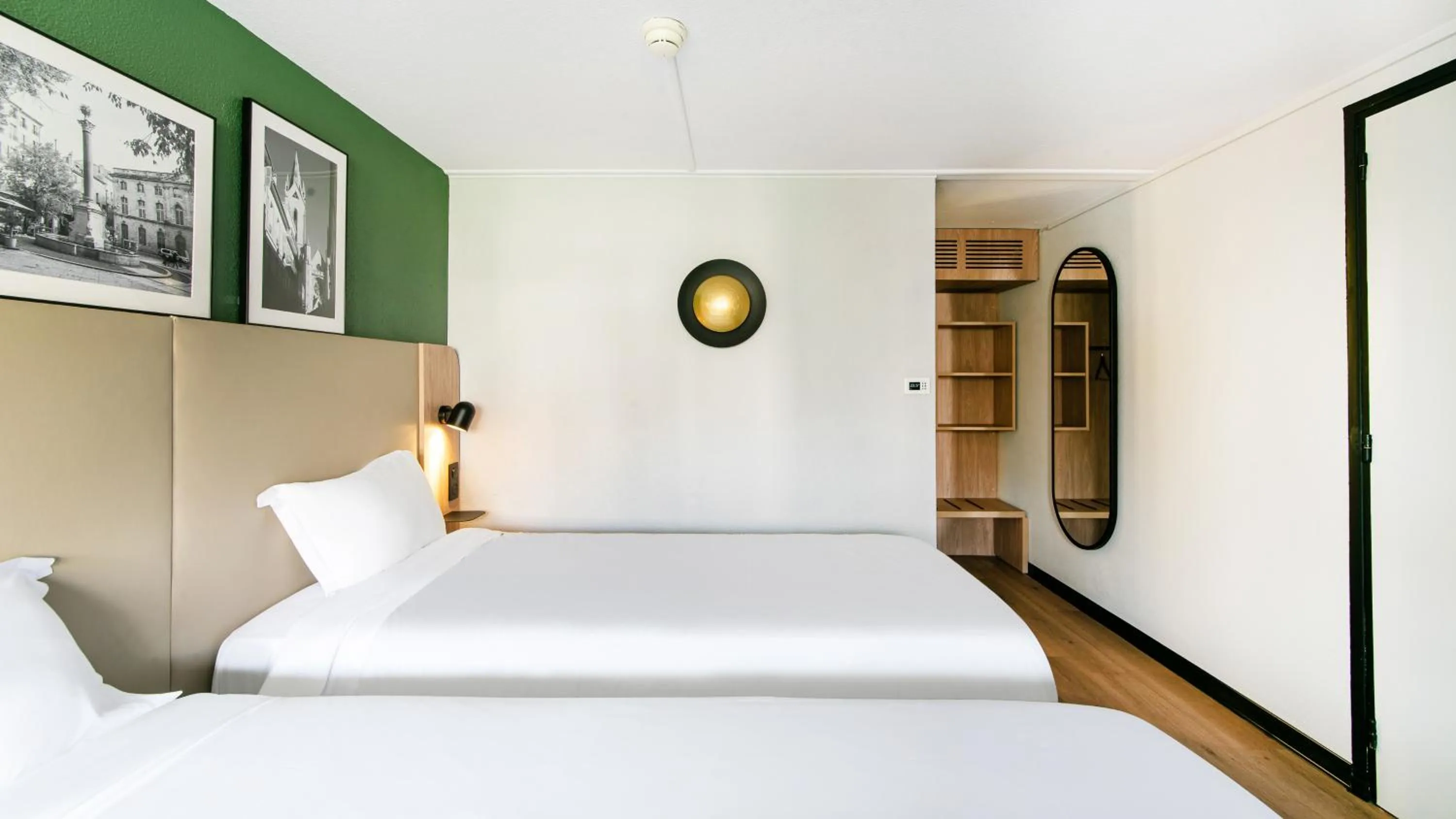 Photo of the whole room, Bed in Campanile Poitiers