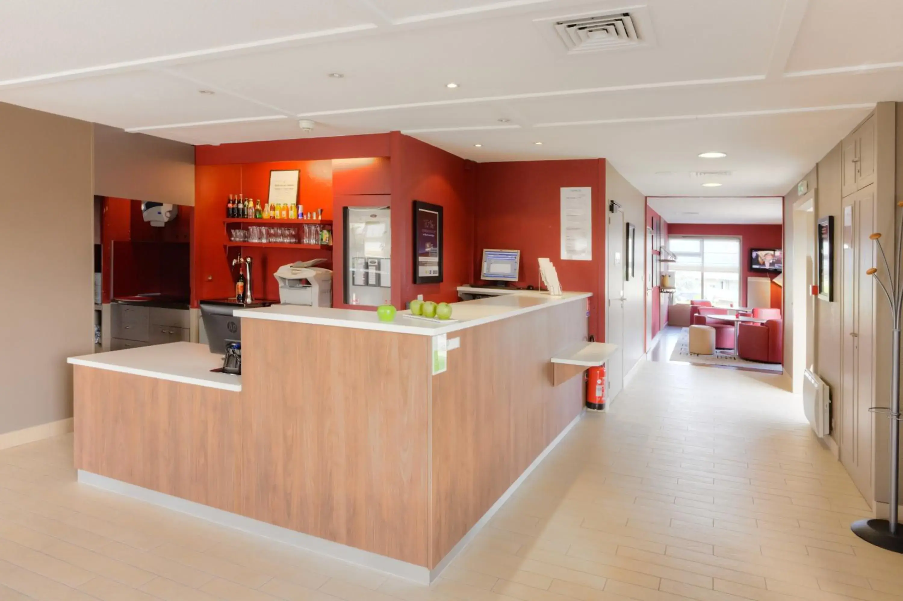 Lounge or bar in Campanile Poitiers Lounge or bar in Campanile Poitiers