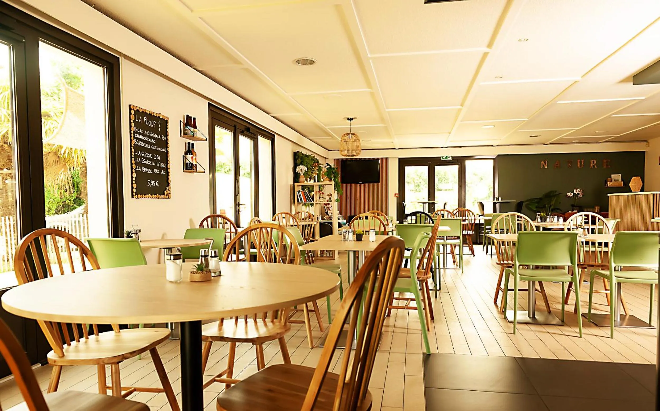 Restaurant/places to eat in Campanile La Rochelle Nord - Puilboreau Chagnolet