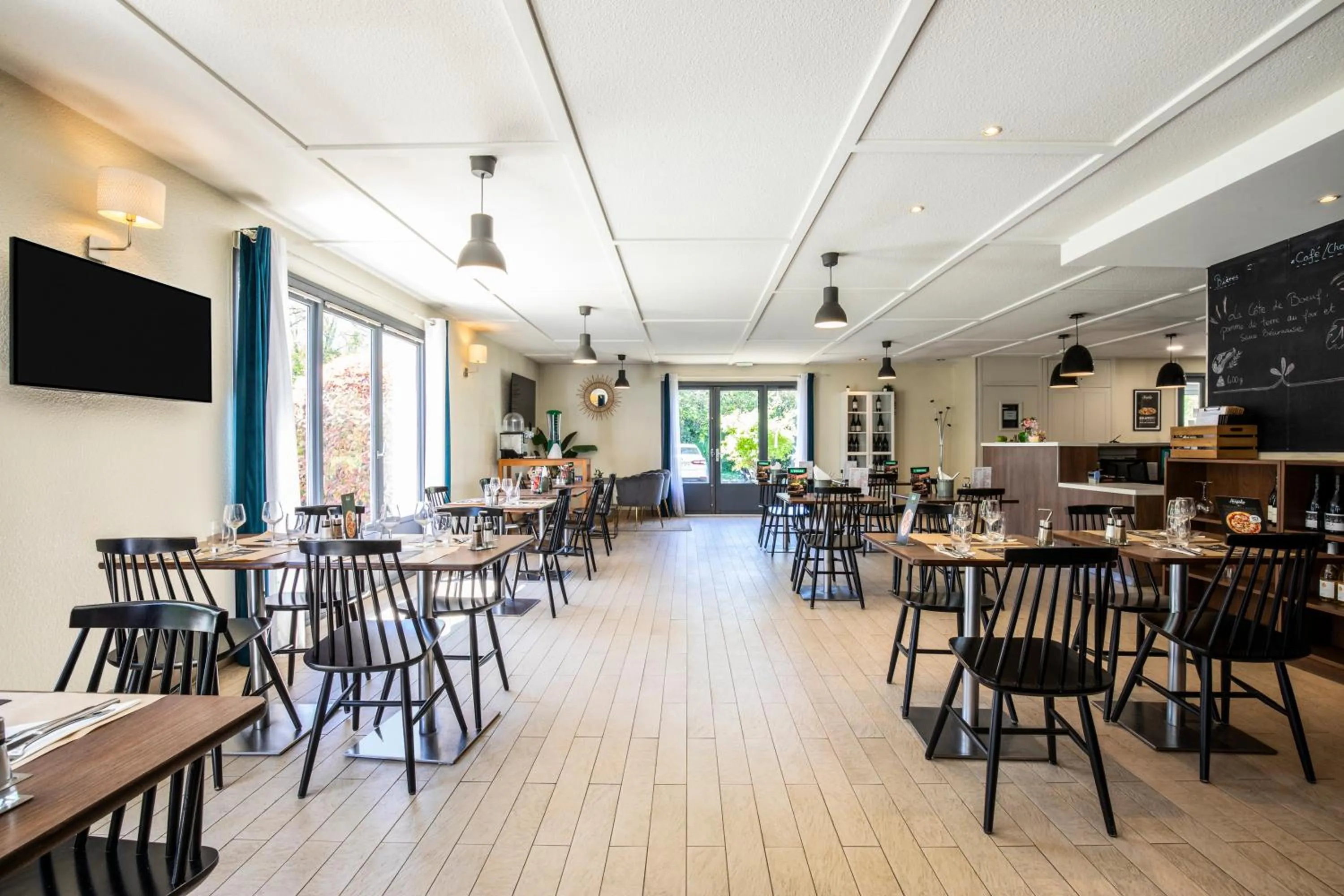 Restaurant/places to eat in Campanile Auxerre - Monéteau