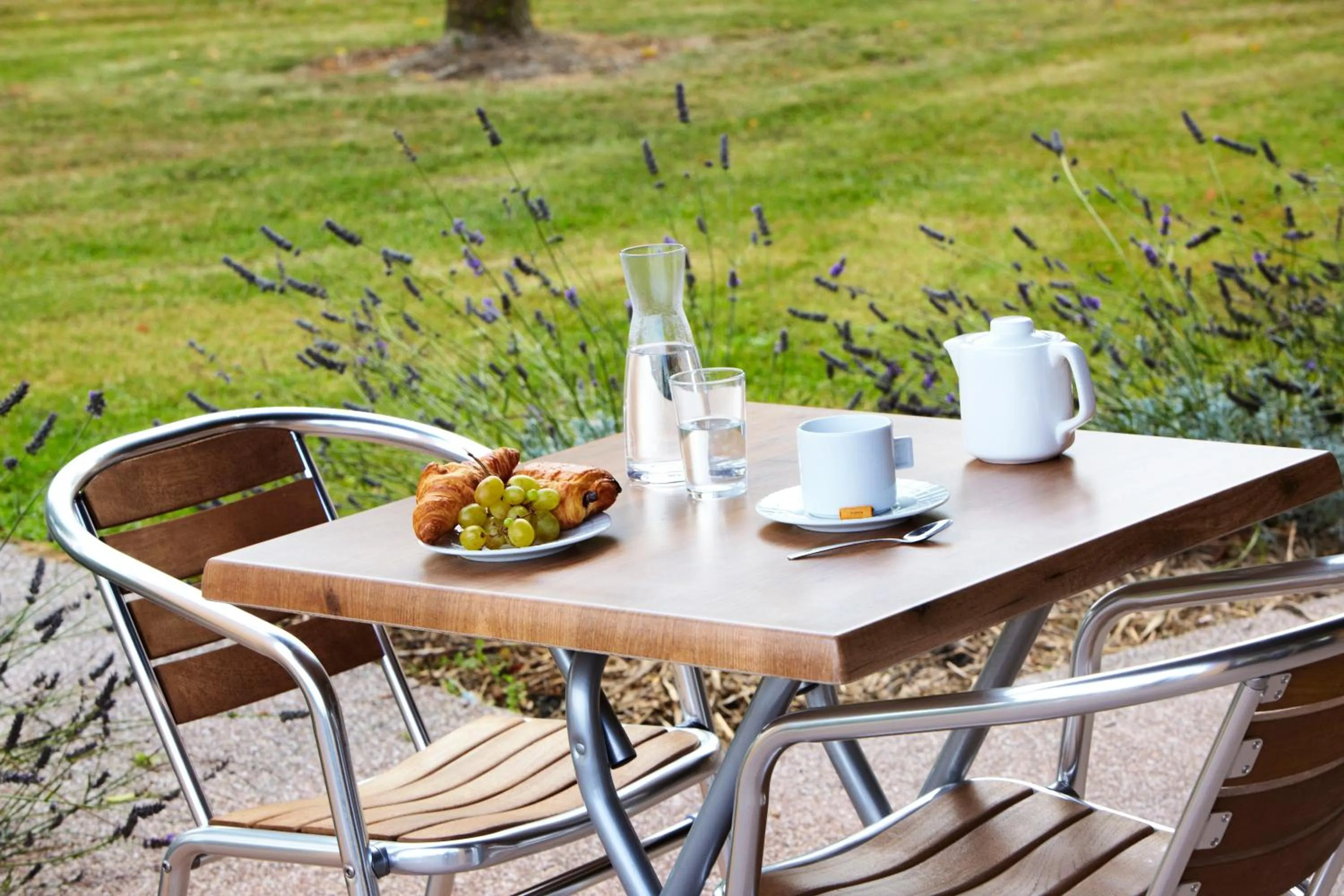 Patio in Campanile Lille Sud - Douai Cuincy