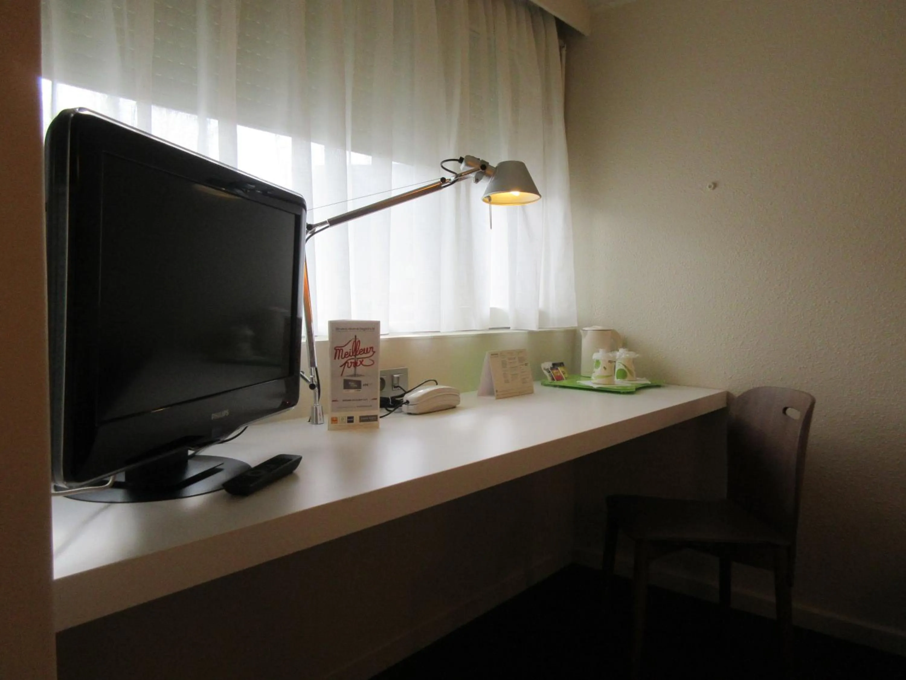 TV and multimedia in Campanile Bayeux