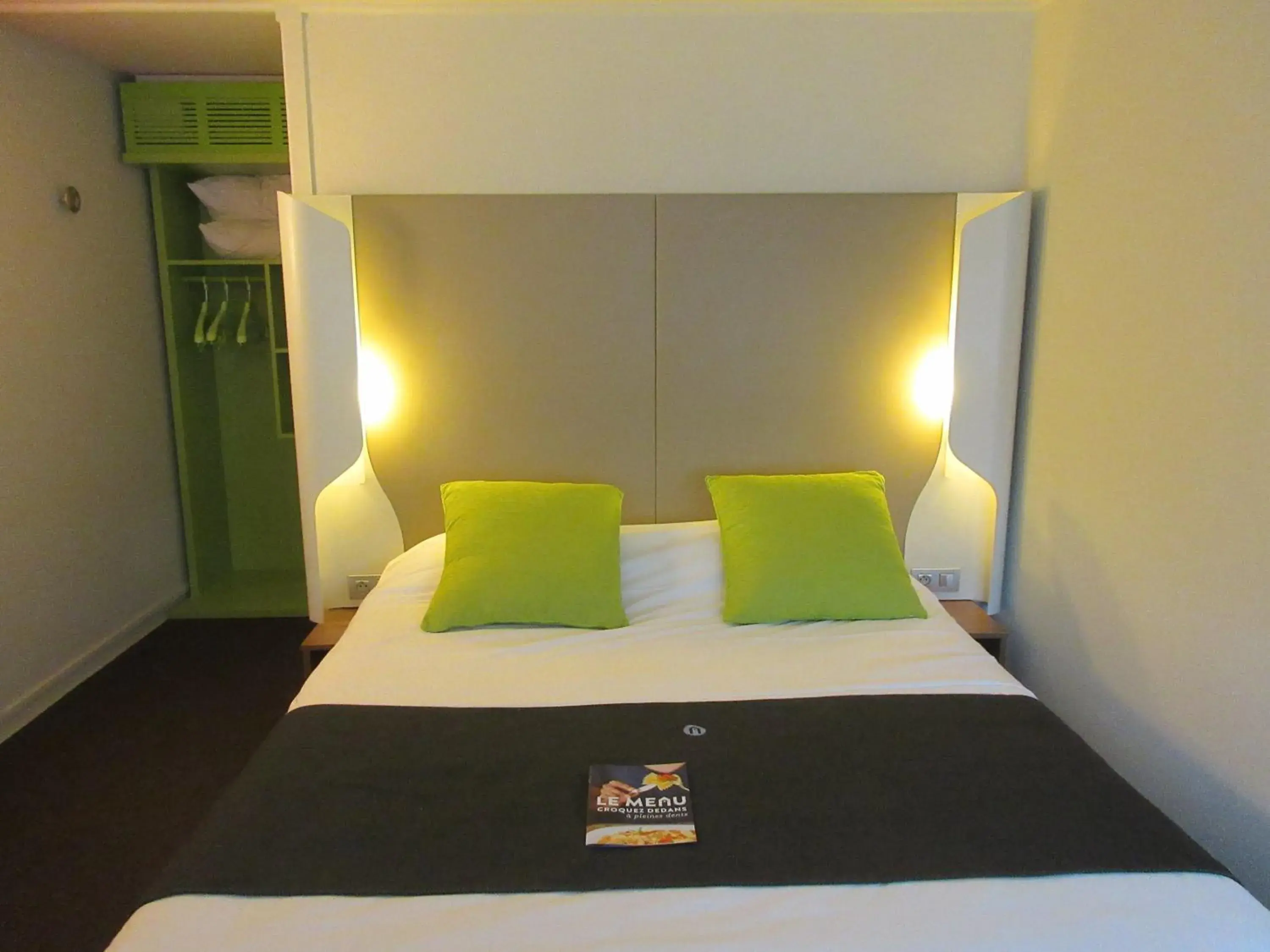Bed in Campanile Bayeux Bed in Campanile Bayeux