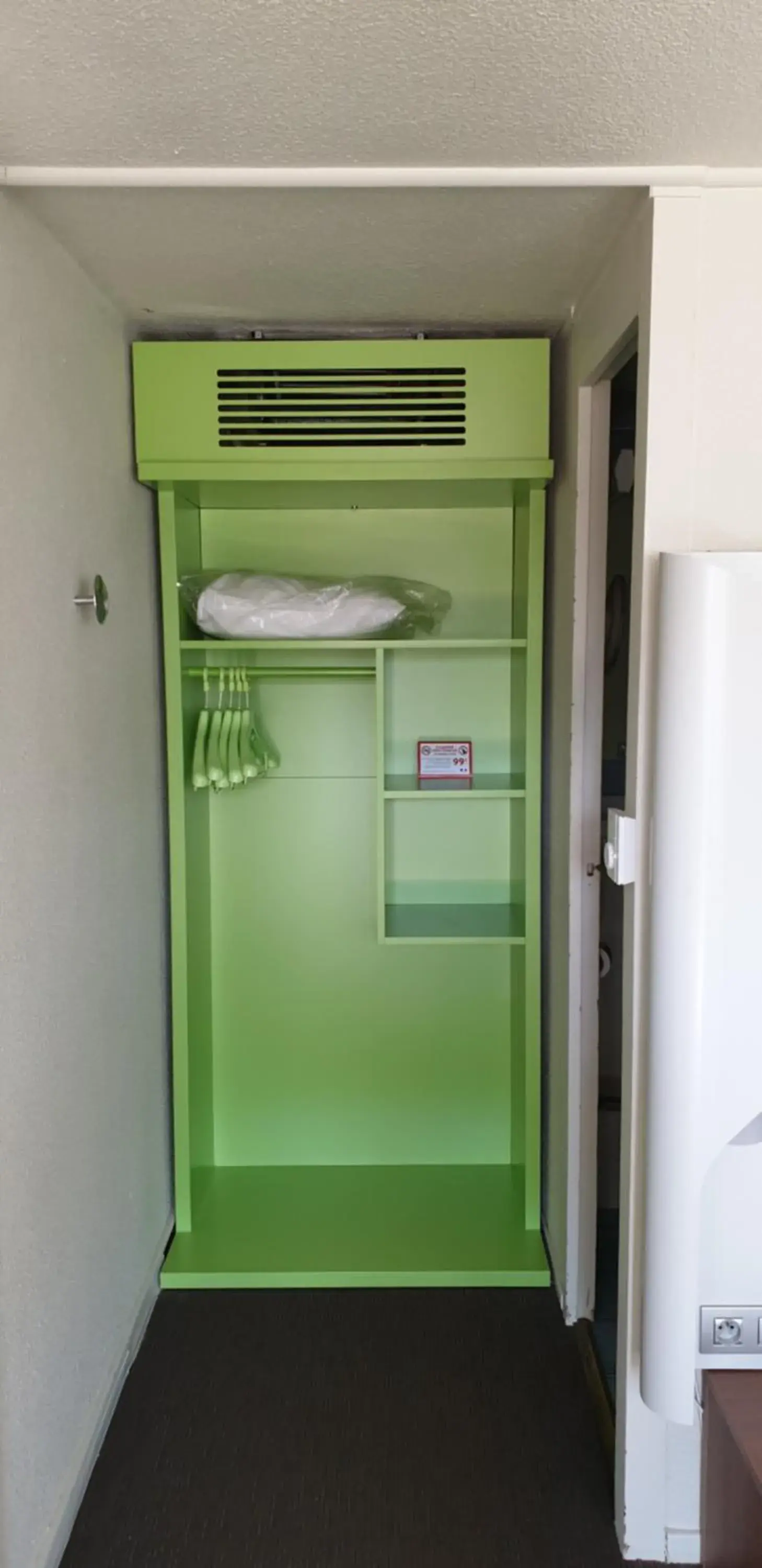 Bedroom in Hotel Campanile Besançon Nord Ecole Valentin Bedroom in Hotel Campanile Besançon Nord Ecole Valentin