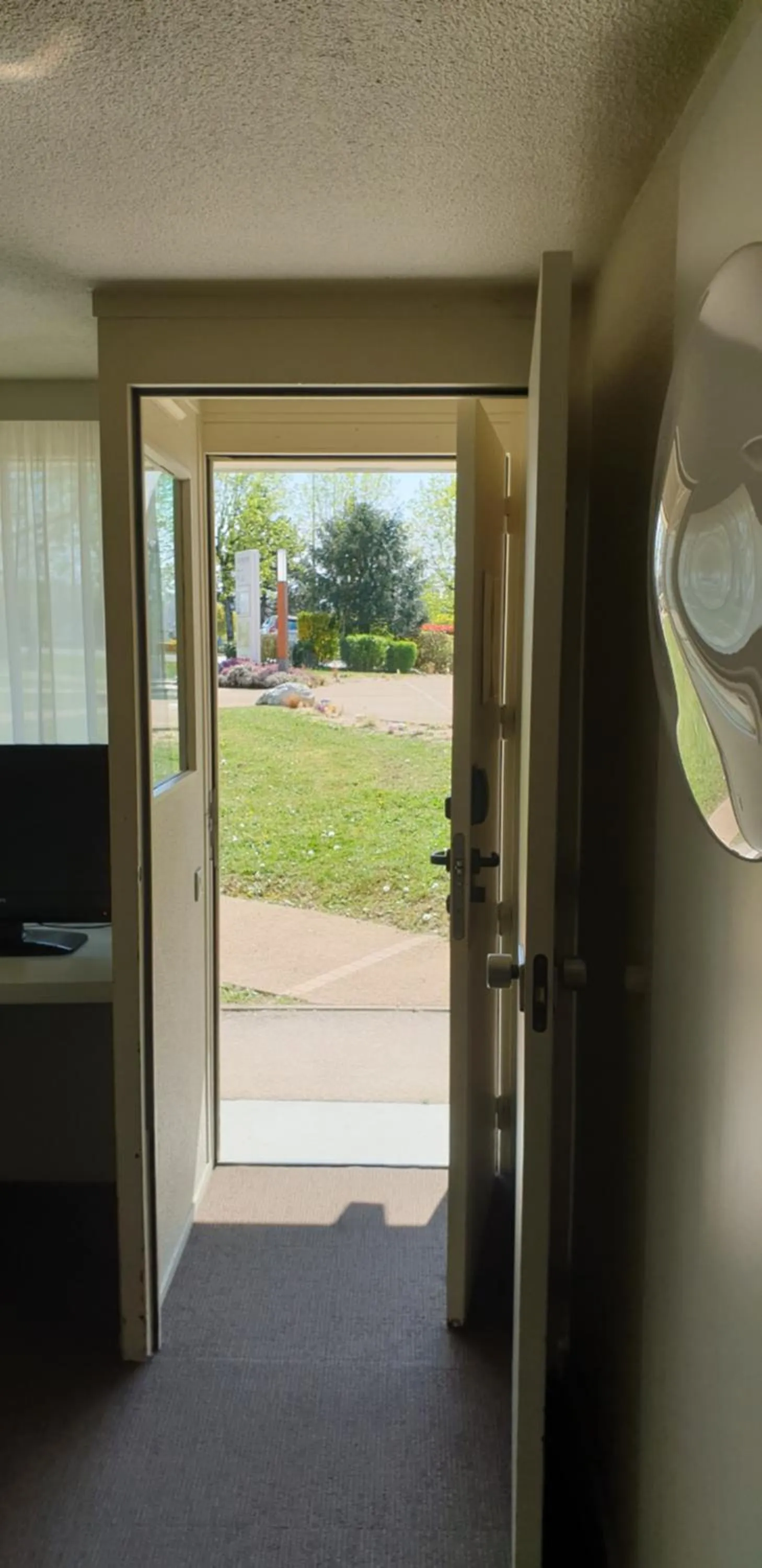 Garden in Hotel Campanile Besançon Nord Ecole Valentin