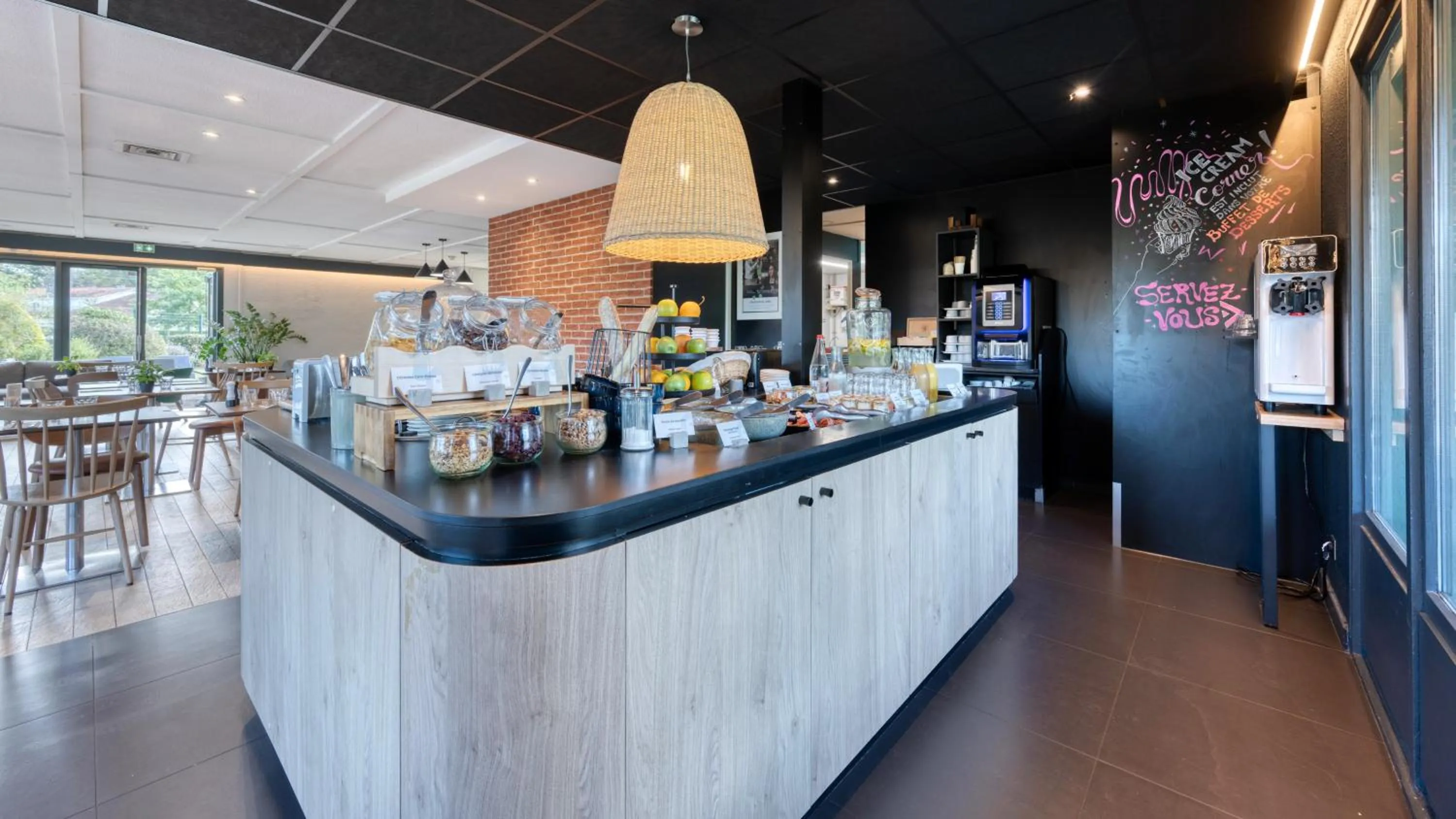 Buffet breakfast in Campanile NATURE - Bordeaux Sud Pessac