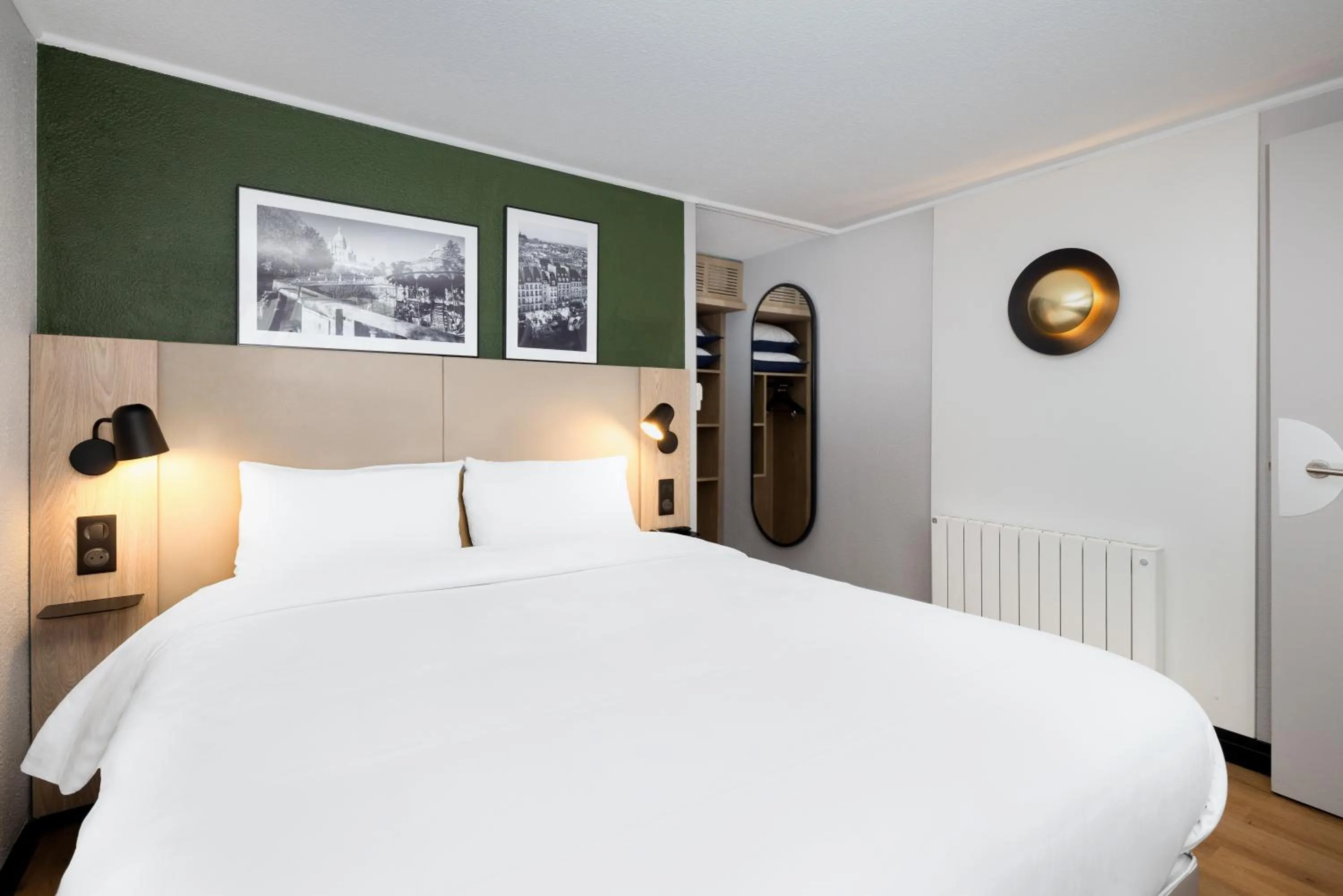 Bed in Campanile Bordeaux Sud Hopital Haut Leveque - Pessac