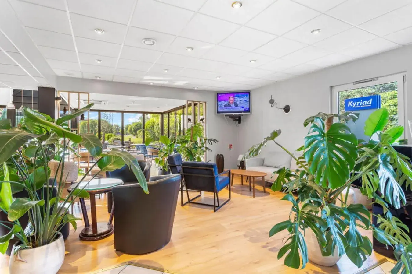 Facade/entrance in Kyriad Deauville - St Arnoult Facade/entrance in Kyriad Deauville - St Arnoult