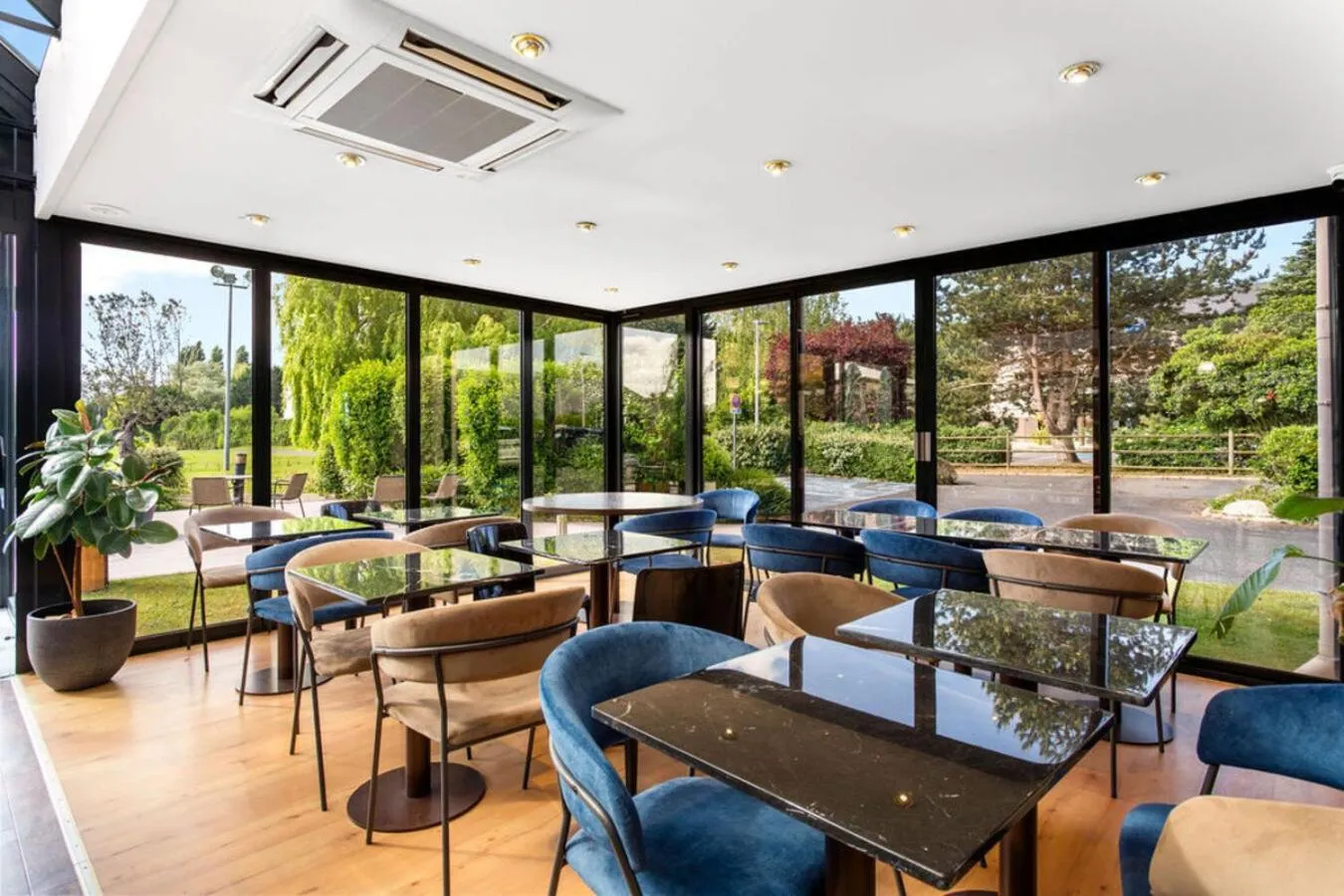 Banquet/Function facilities in Kyriad Deauville - St Arnoult