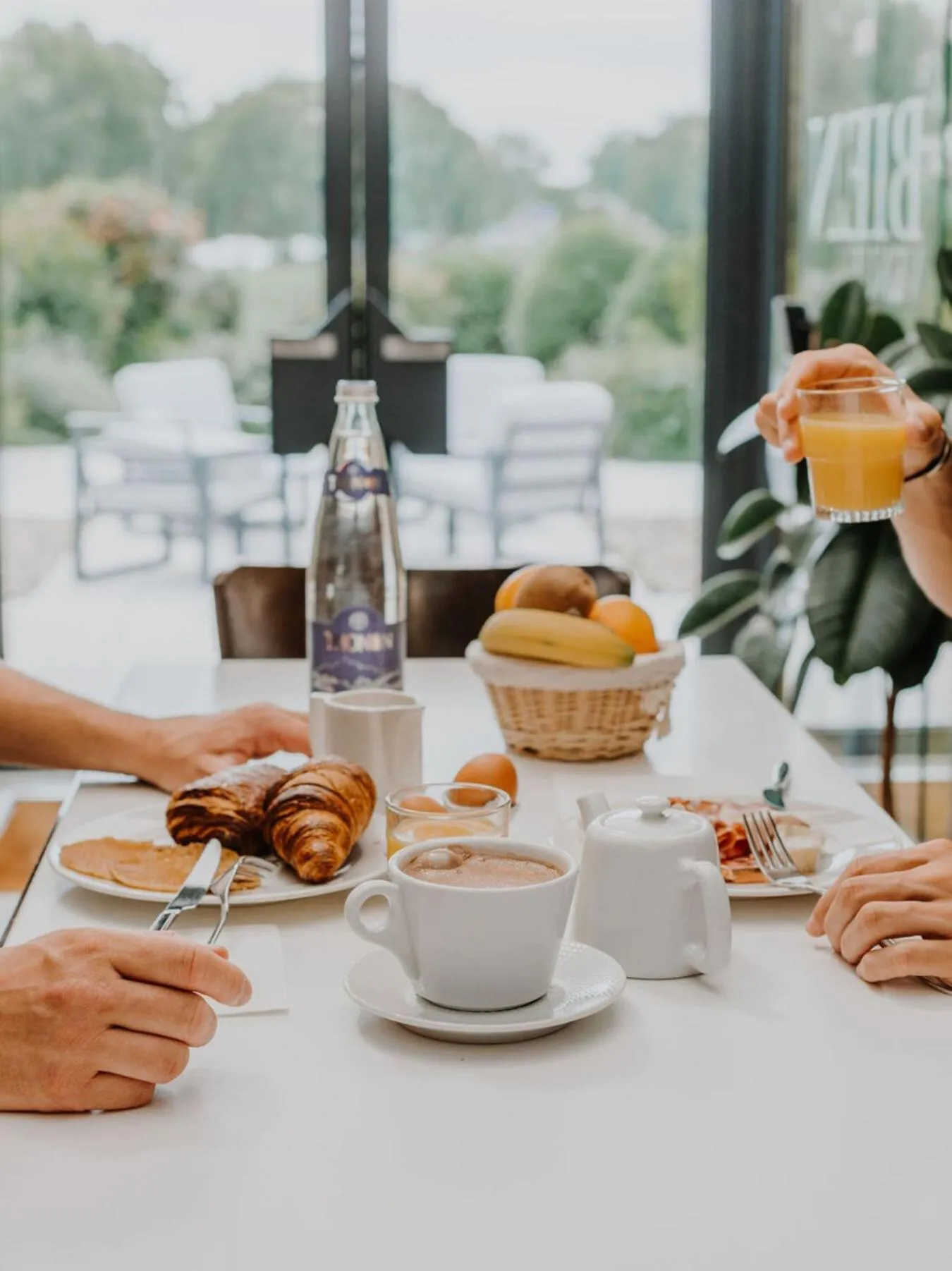 Breakfast in Kyriad Deauville - St Arnoult