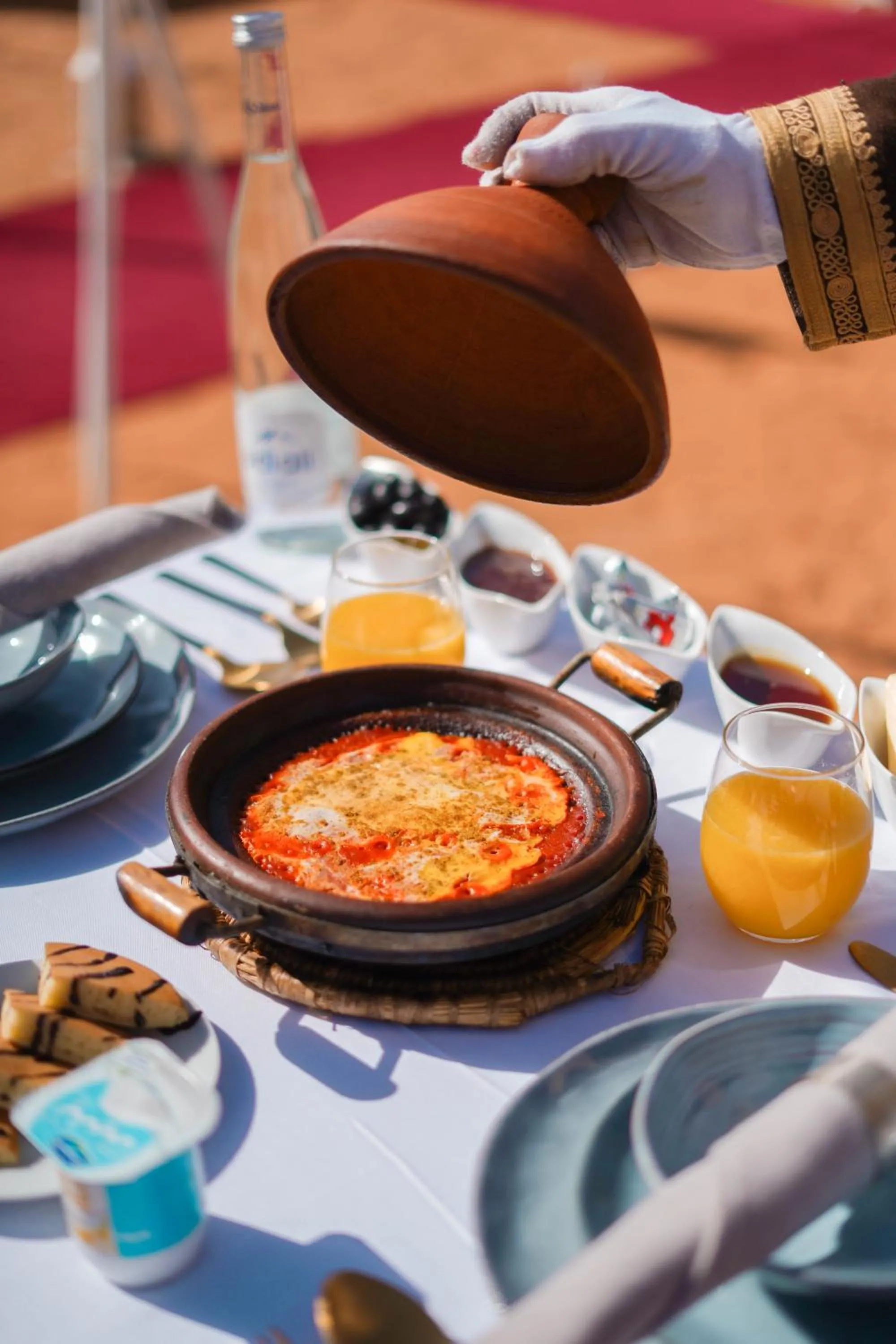 Breakfast in Luxury Camp Chebbi