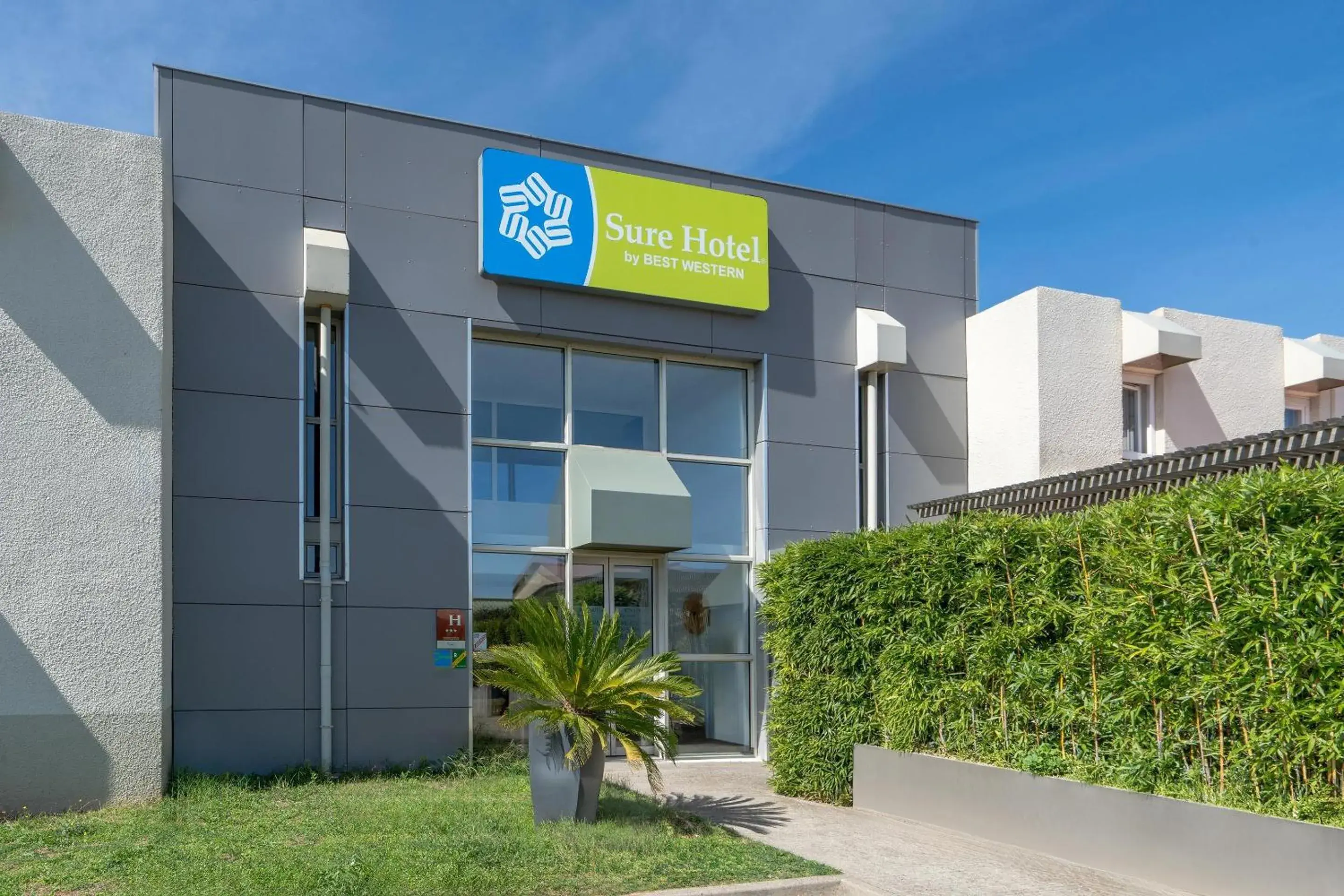 Property building in Sure Hotel by Best Western Valence Nord-Restaurant Property building in Sure Hotel by Best Western Valence Nord-Restaurant