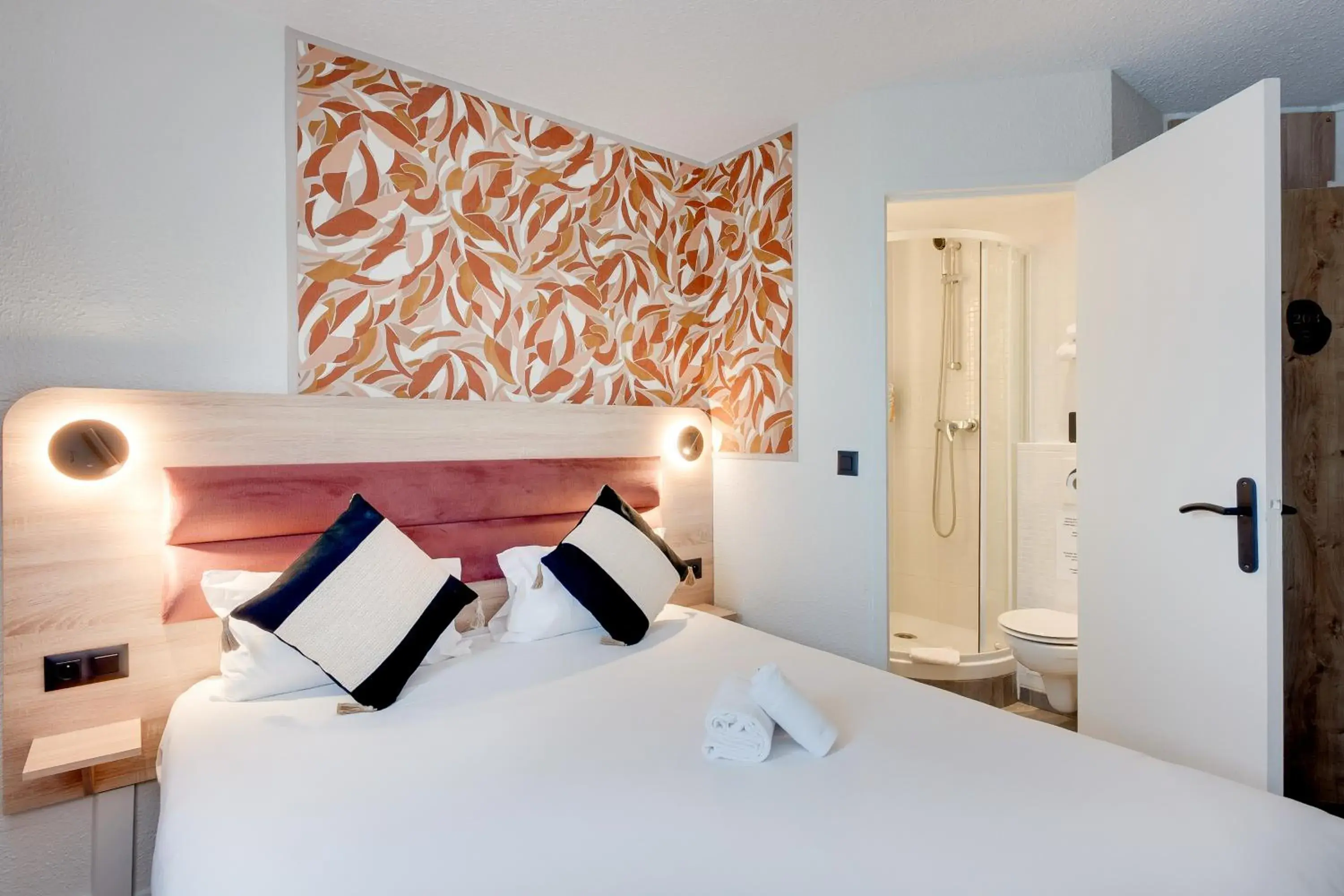 Bedroom, Bed in Sure Hotel by Best Western Valence Nord Bedroom, Bed in Sure Hotel by Best Western Valence Nord