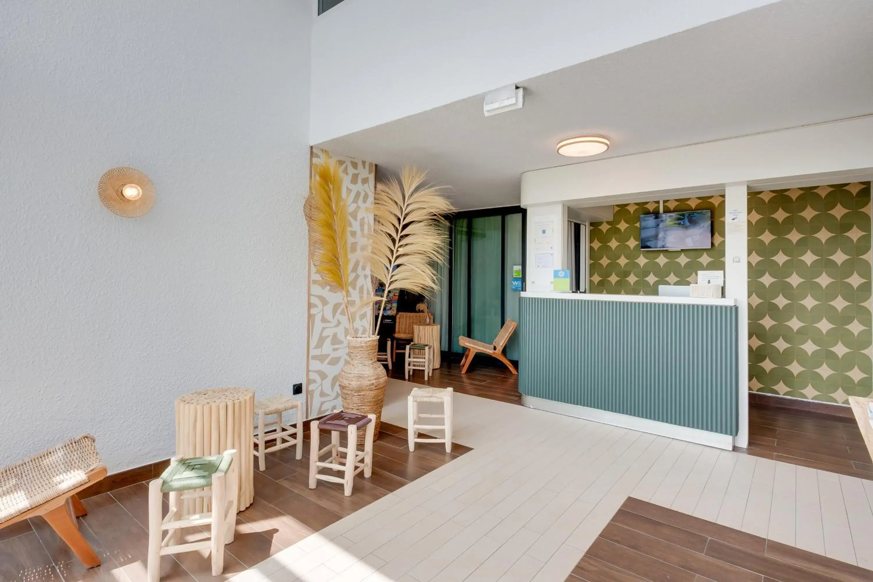 Lobby or reception in Sure Hotel by Best Western Valence Nord Lobby or reception in Sure Hotel by Best Western Valence Nord