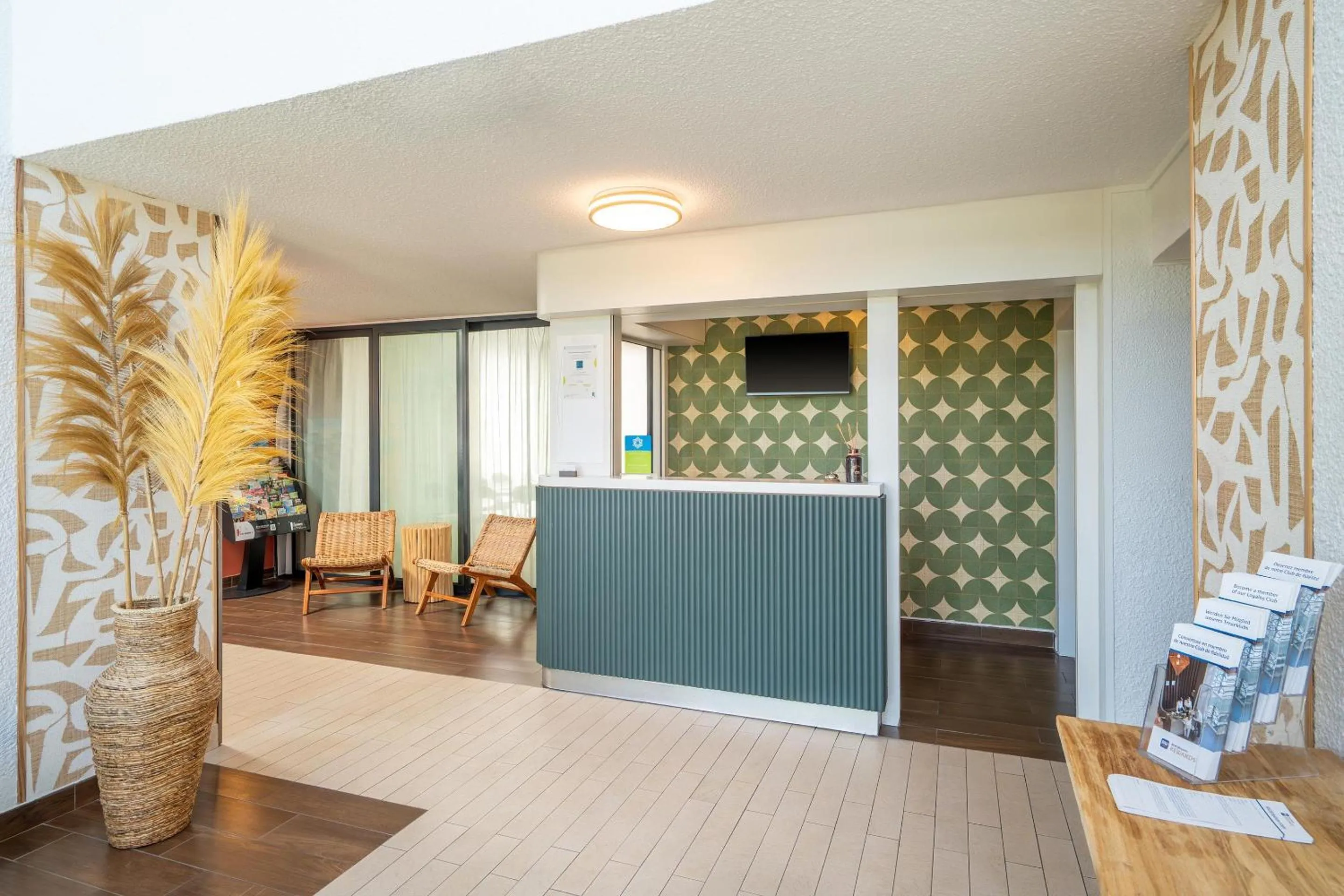 Lobby or reception in Sure Hotel by Best Western Valence Nord-Restaurant