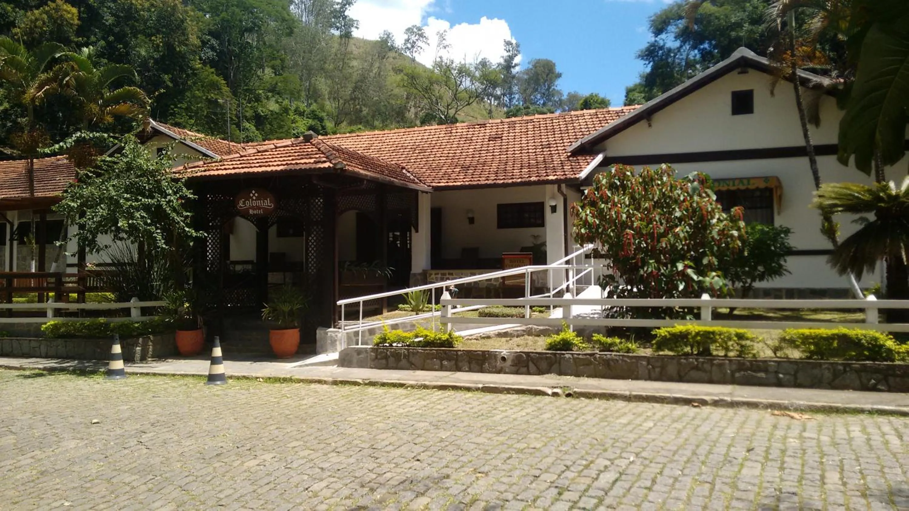 Facade/entrance in Hotel Colonial