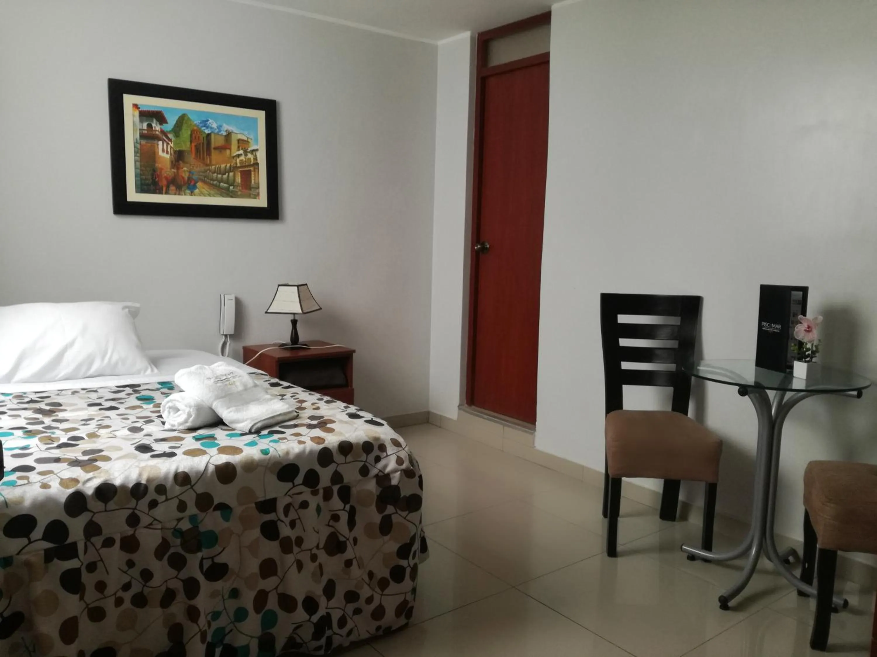 Photo of the whole room, Bed in PiscoMar Peru