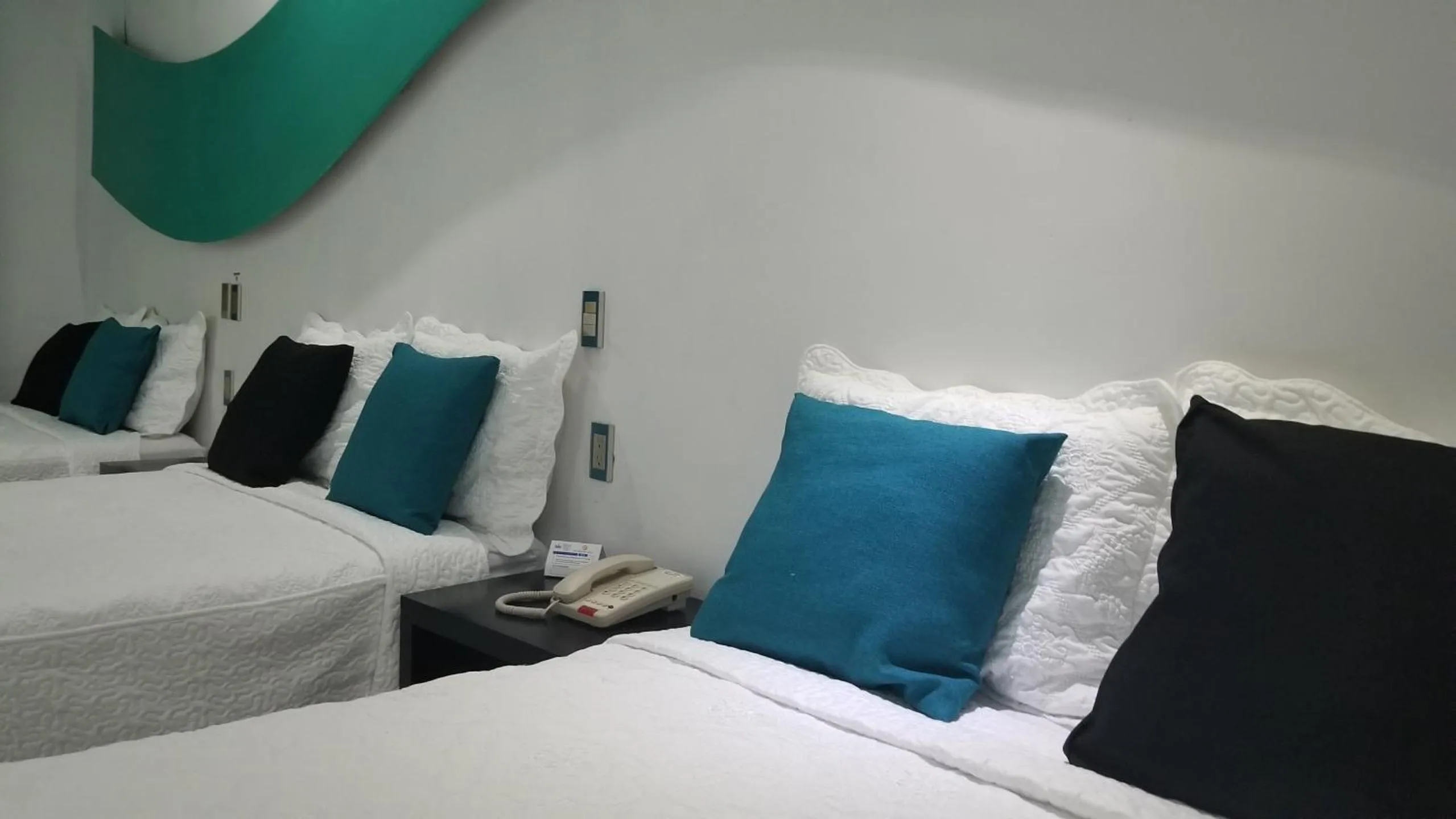 Photo of the whole room in Hotel Dluxe