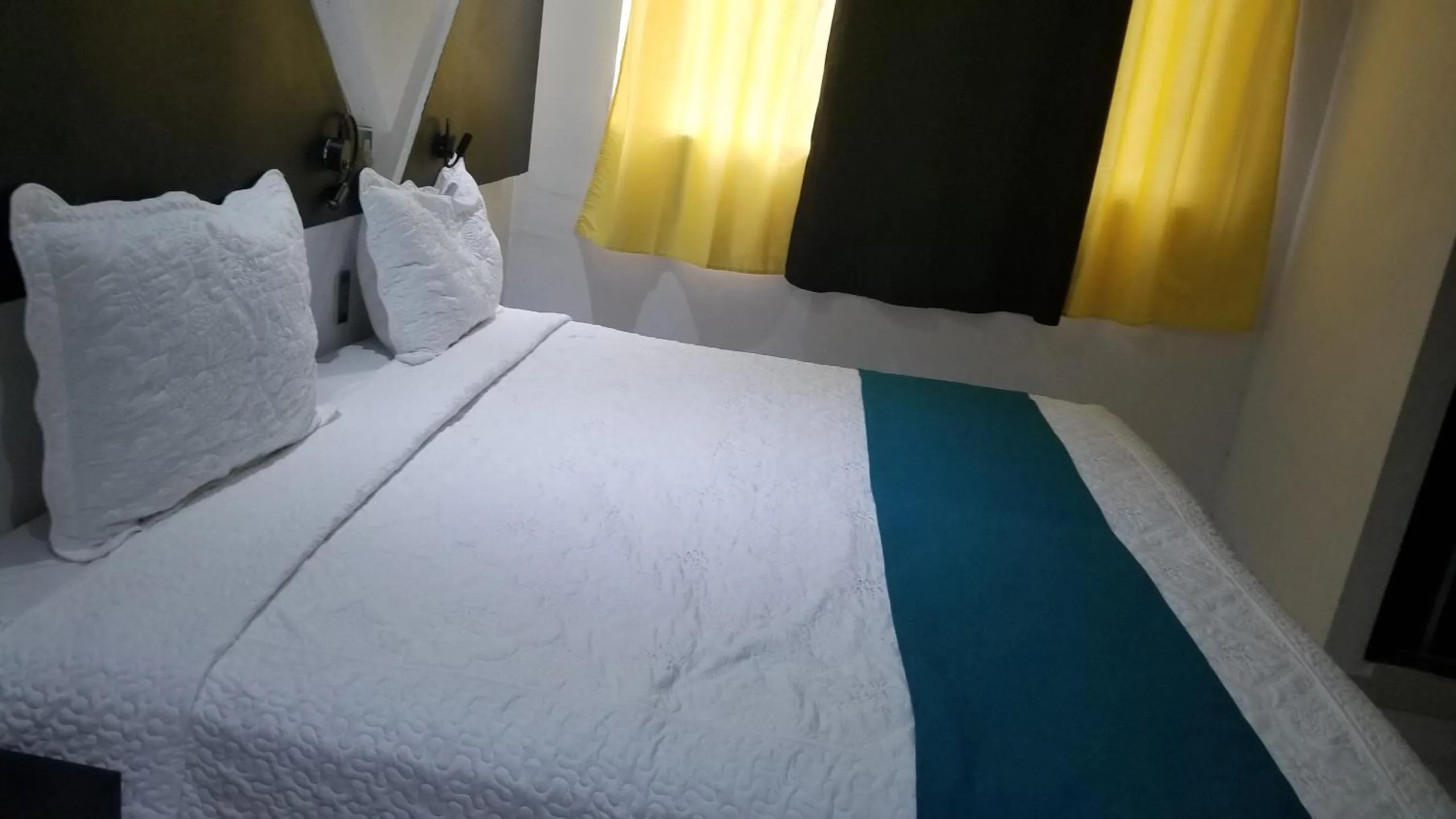 Photo of the whole room in Hotel Dluxe