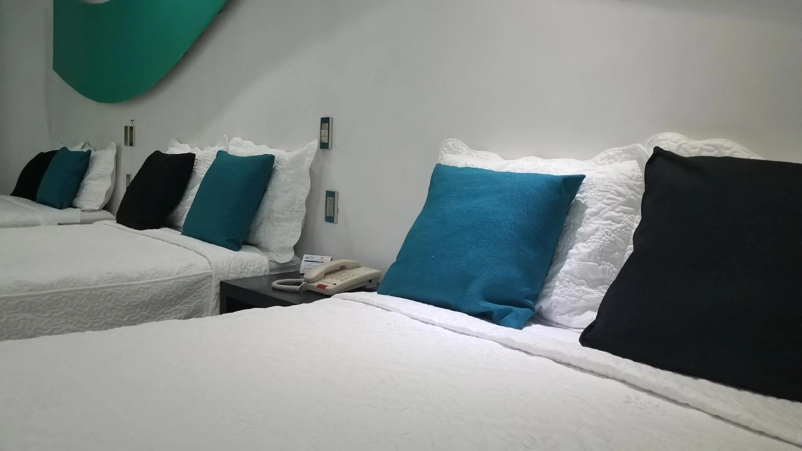 Photo of the whole room in Hotel Dluxe