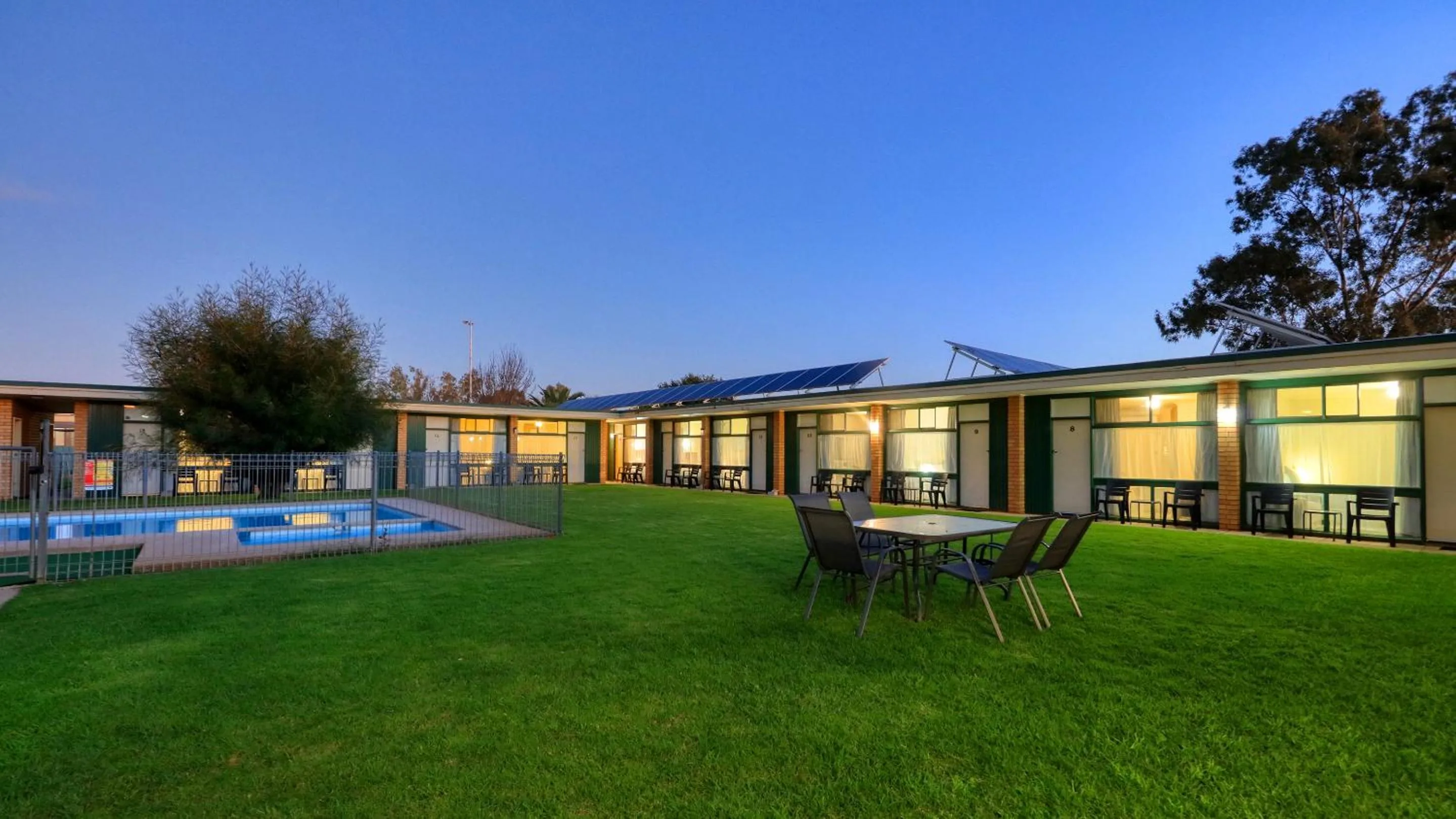 Seating area in Junee Motor Inn
