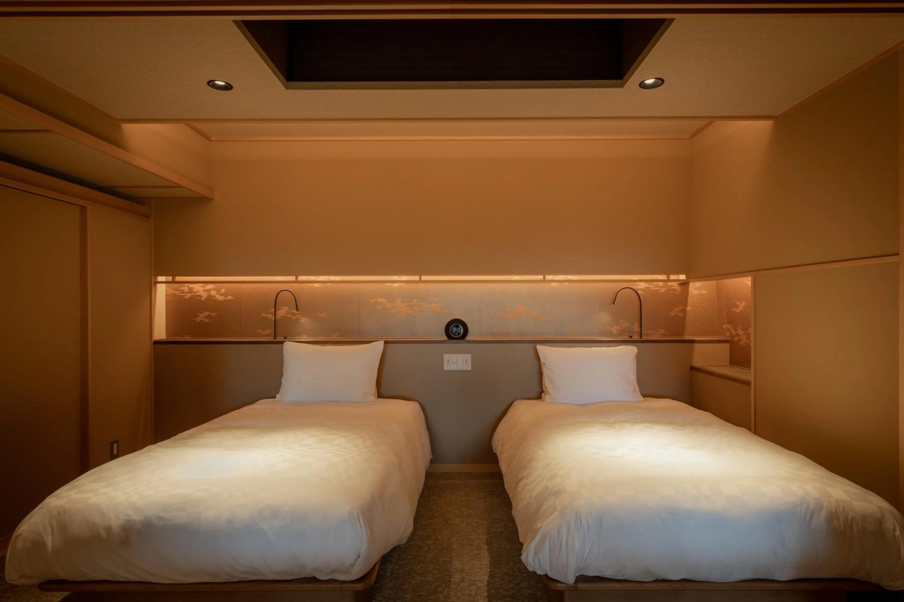 Bed in Arima Grand Hotel