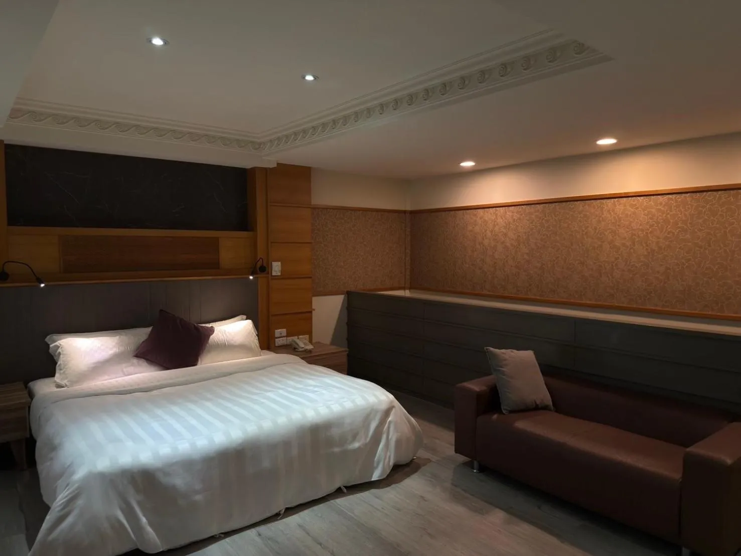 Bed in Jungle City Motel