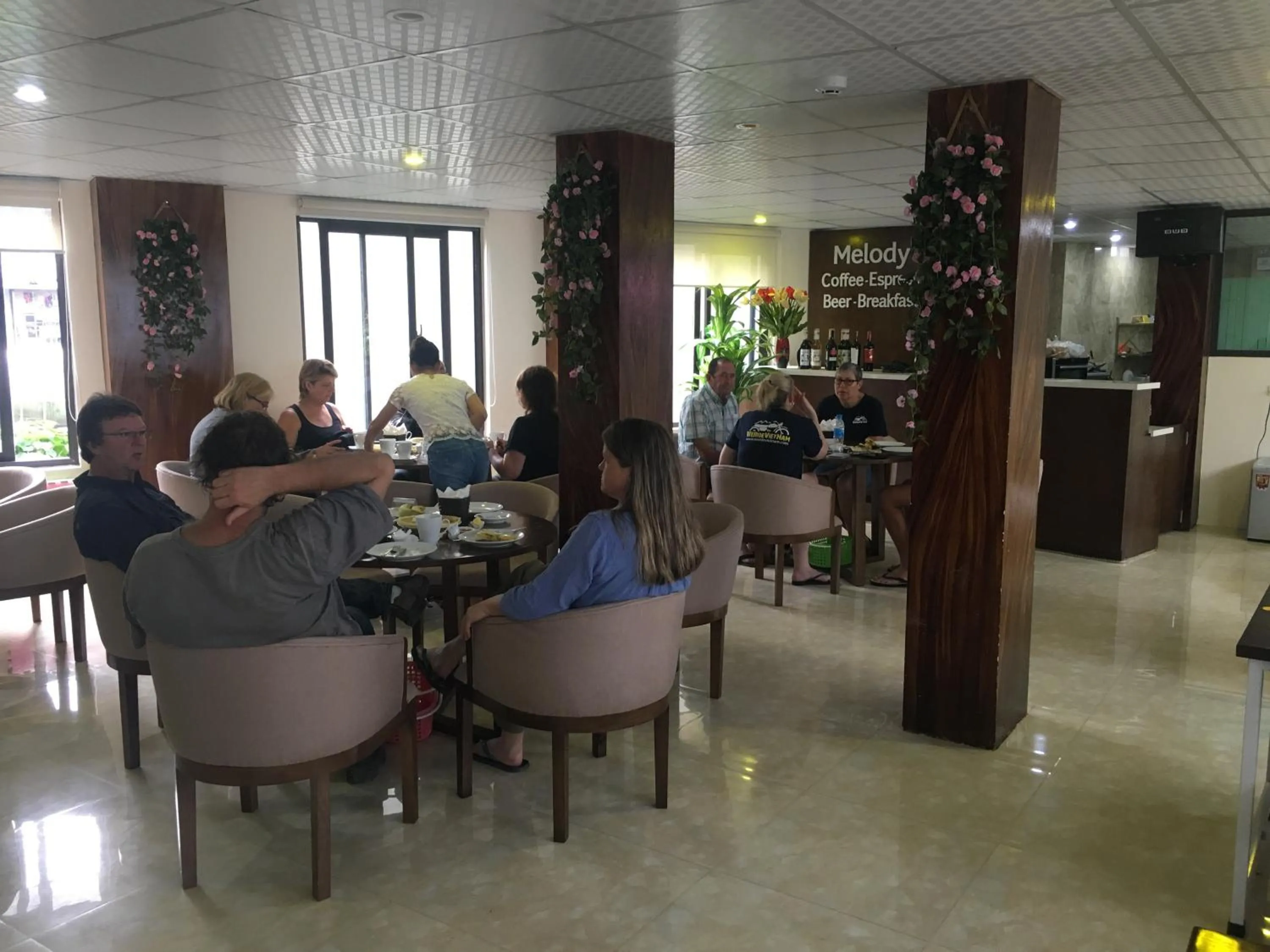 Restaurant/places to eat in Hoang Ngoc Hotel