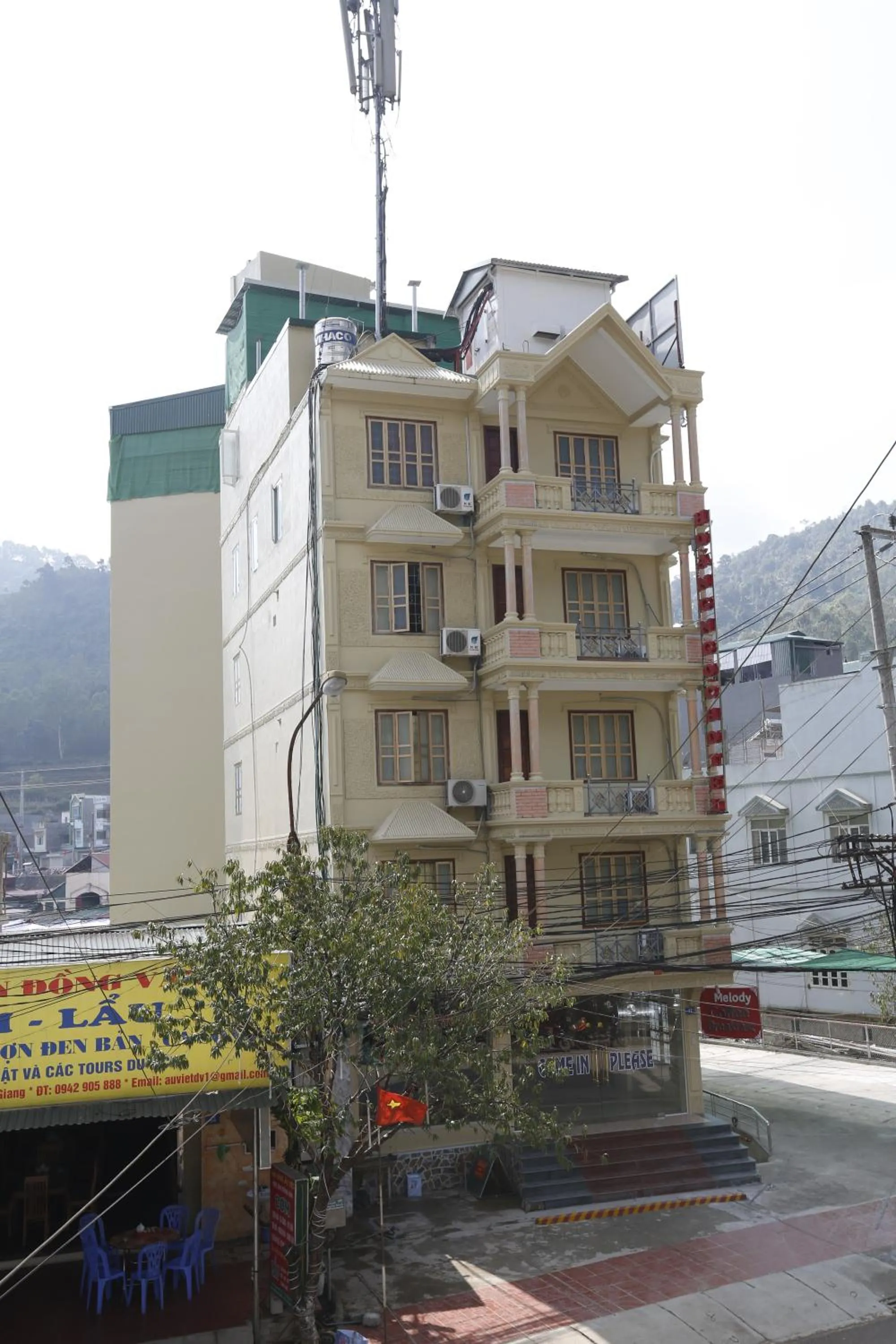 Facade/entrance in Hoang Ngoc Hotel