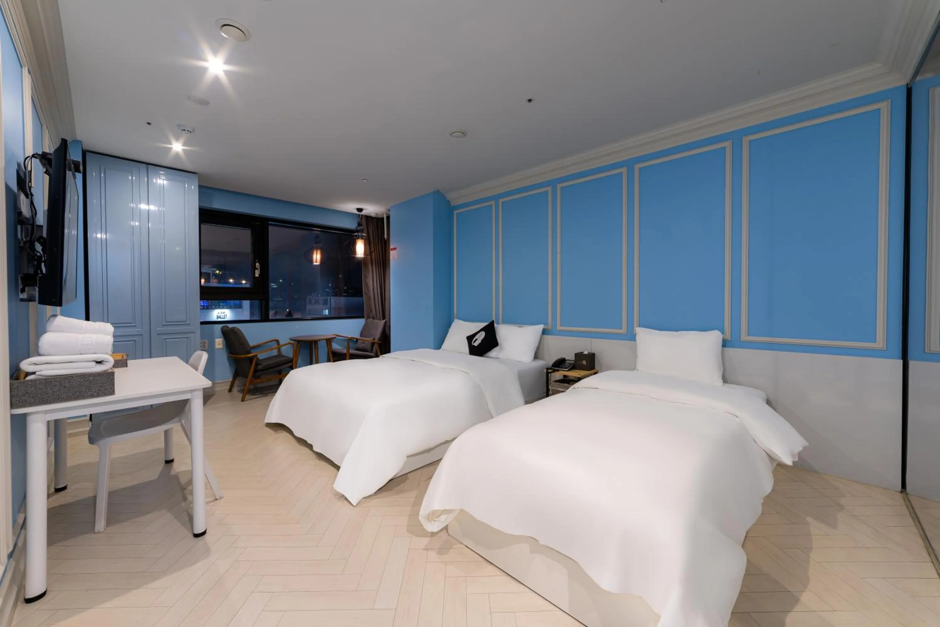 Bed in Hotel The Designers Seoul Station