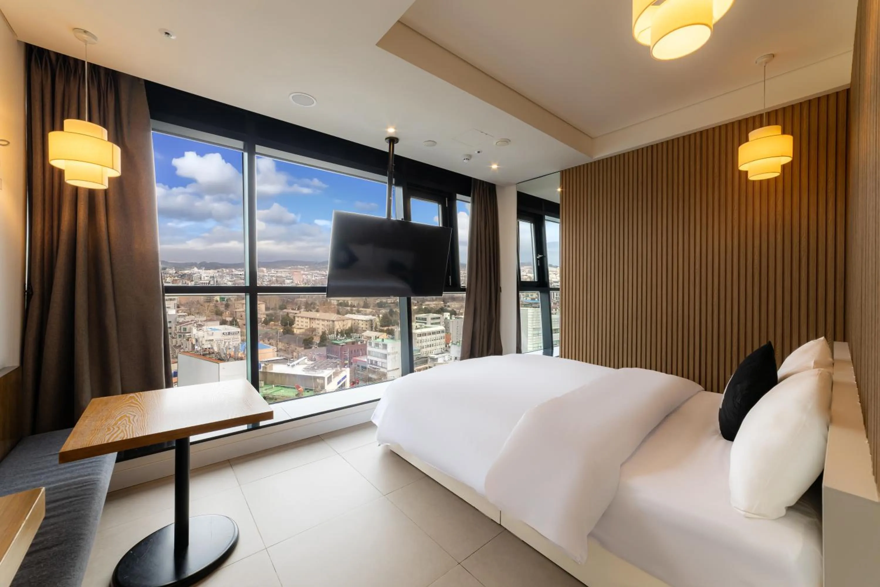 Bed in Hotel The Designers Seoul Station