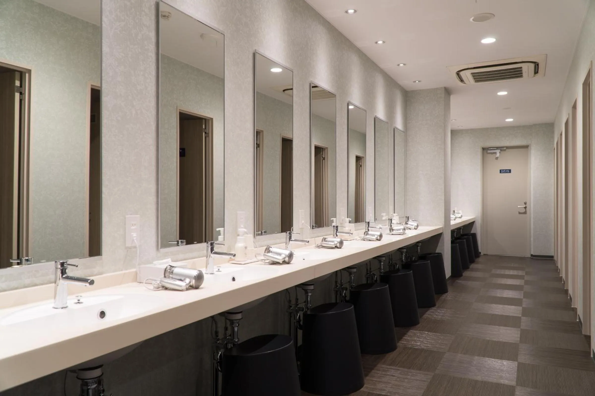 Bathroom in Mt.Fuji Cabin & Lounge Highland Station Inn (Capsule Hotel)