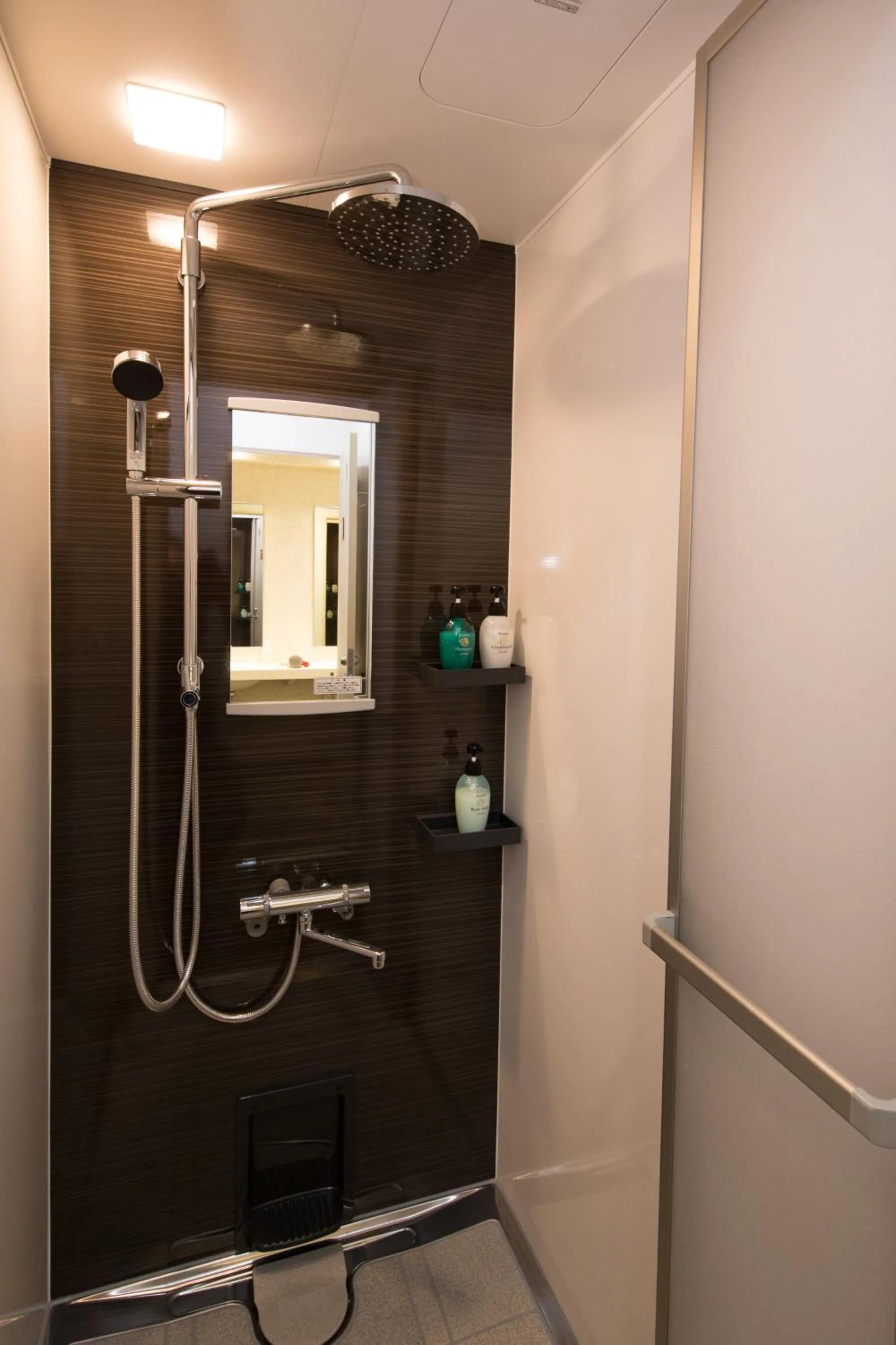 Shower in Mt.Fuji Cabin & Lounge Highland Station Inn (Capsule Hotel)