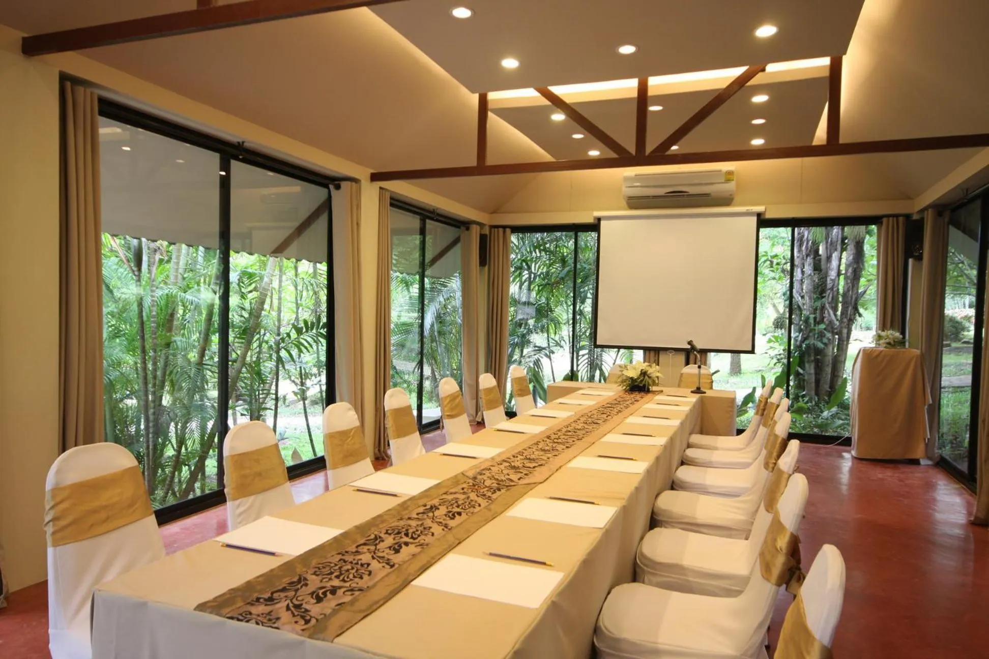 Meeting/conference room in Wanathara Resort