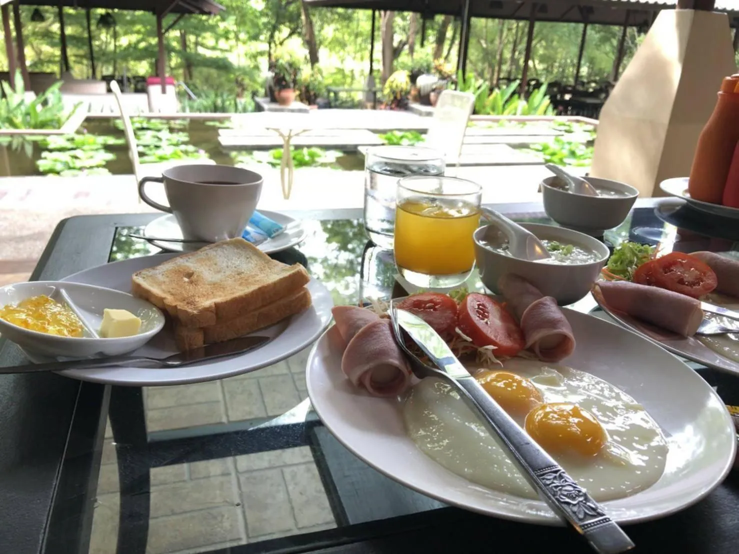 Breakfast in Wanathara Resort