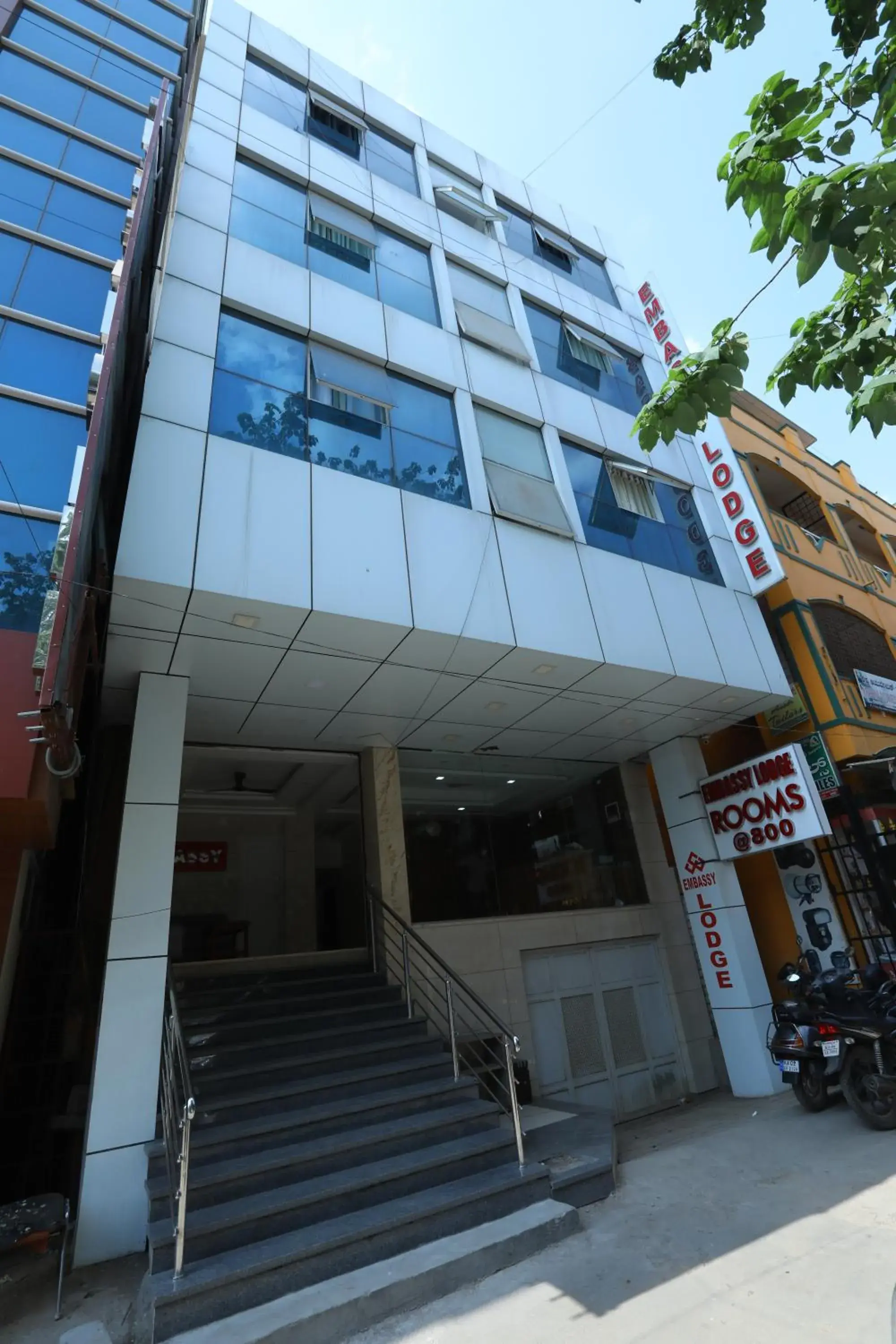 Property building in Hotel Embassy Property building in Hotel Embassy