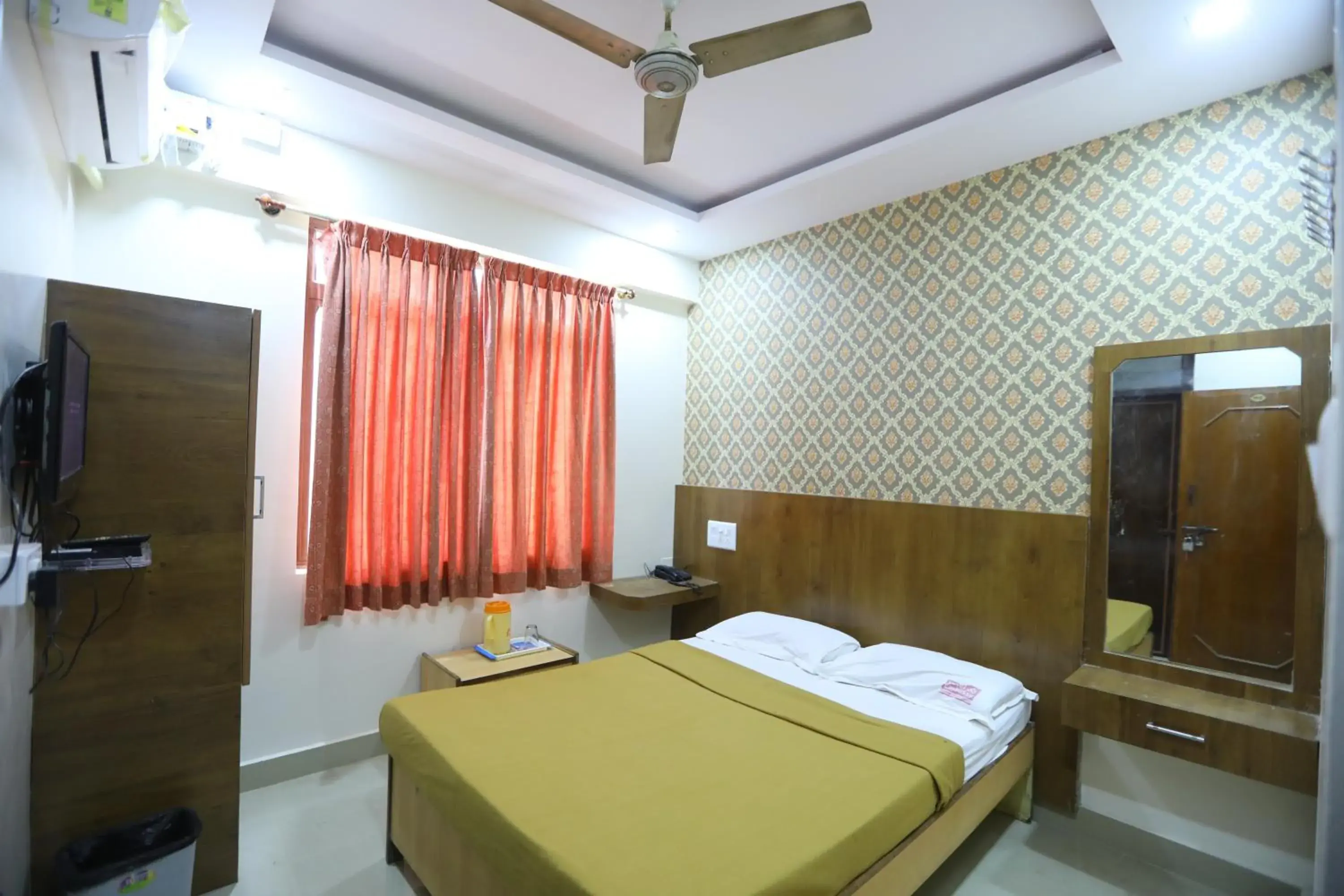 Bed in Hotel Embassy Bed in Hotel Embassy