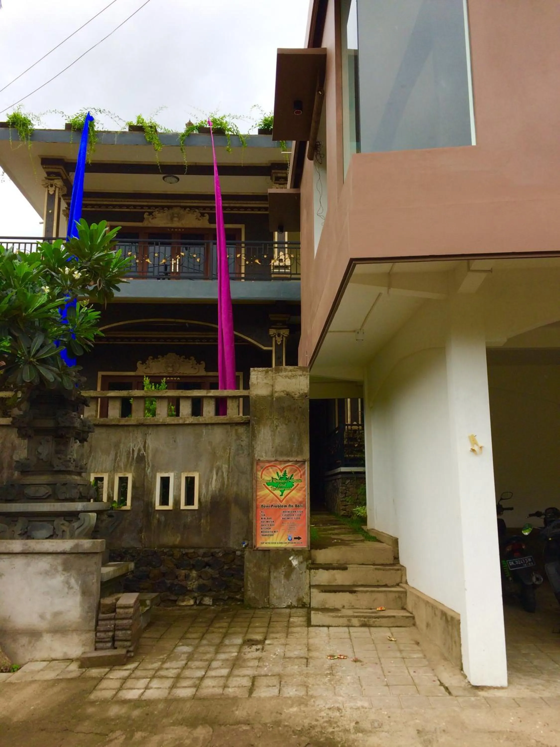 Facade/entrance in Amed Romance House